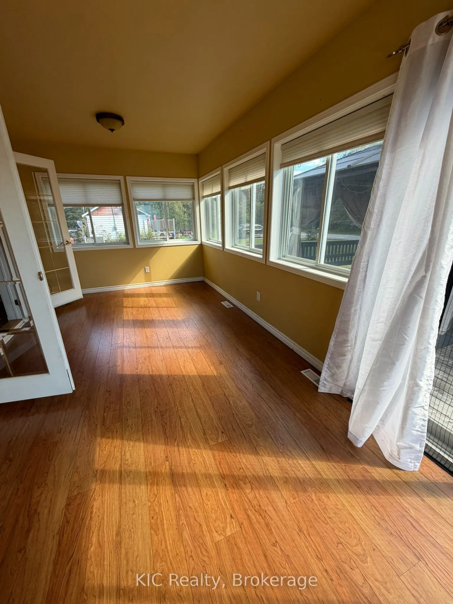 14 Alfred Street W