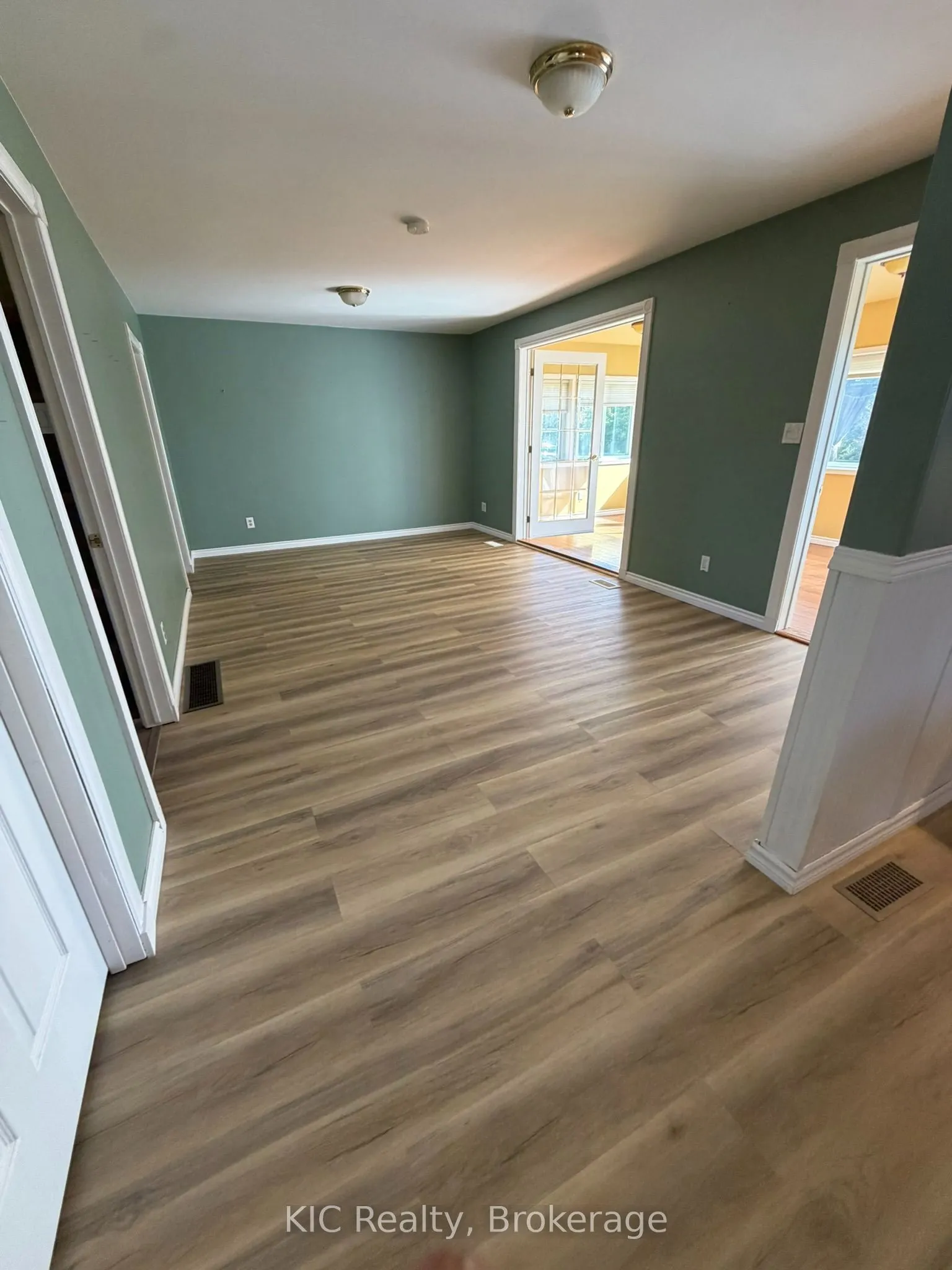 14 Alfred Street W