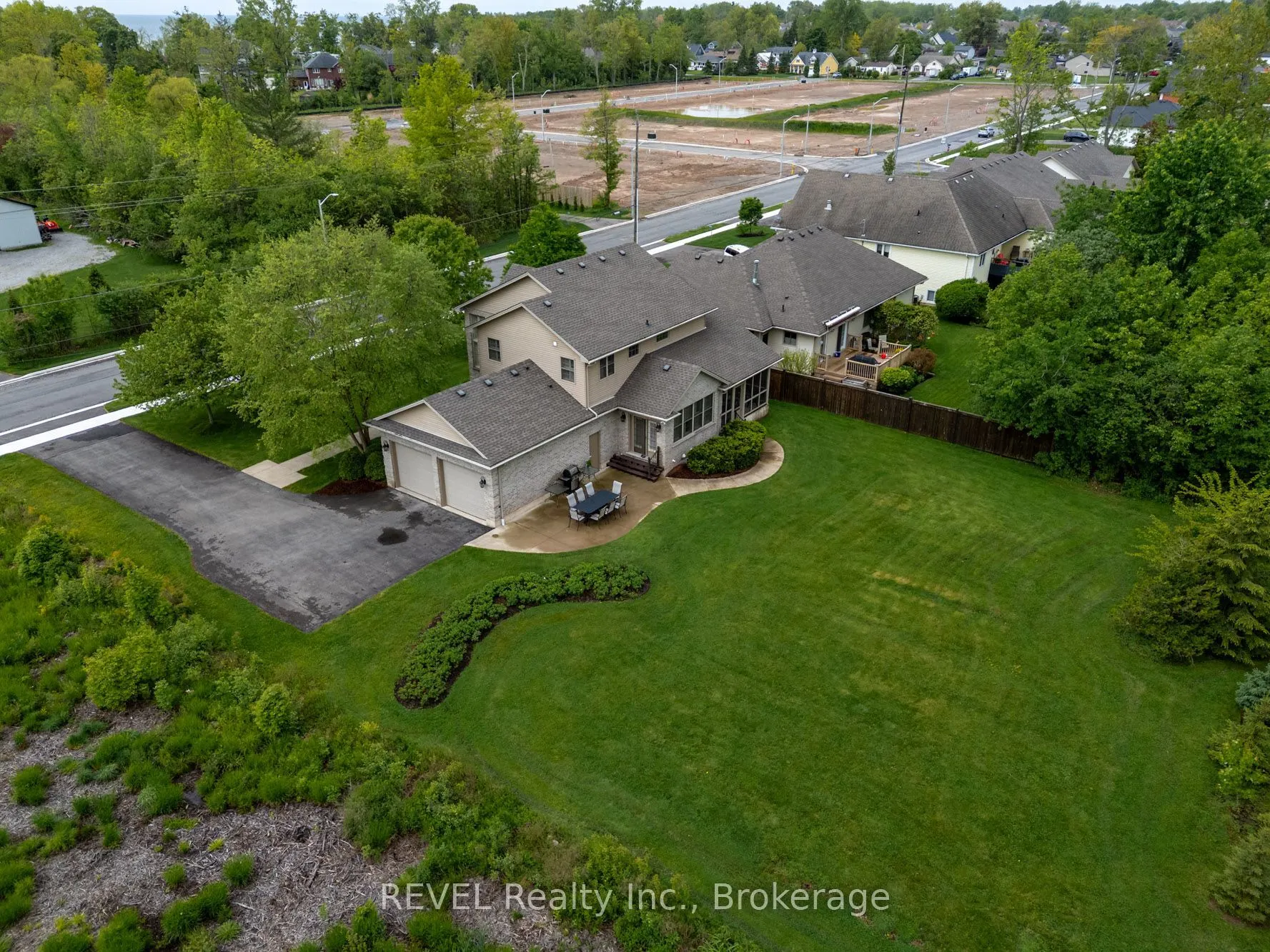 3250 Thunder Bay Road