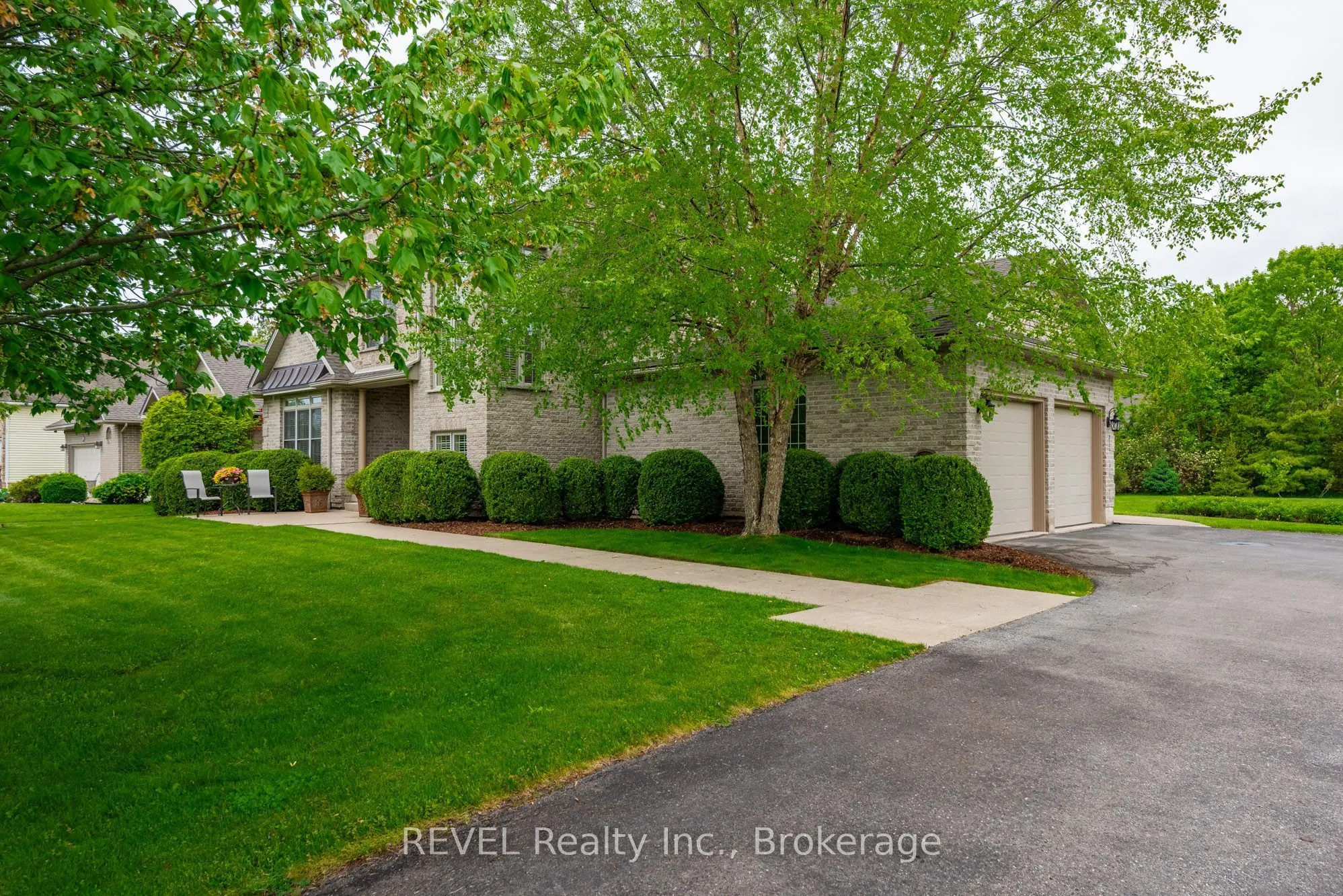 3250 Thunder Bay Road