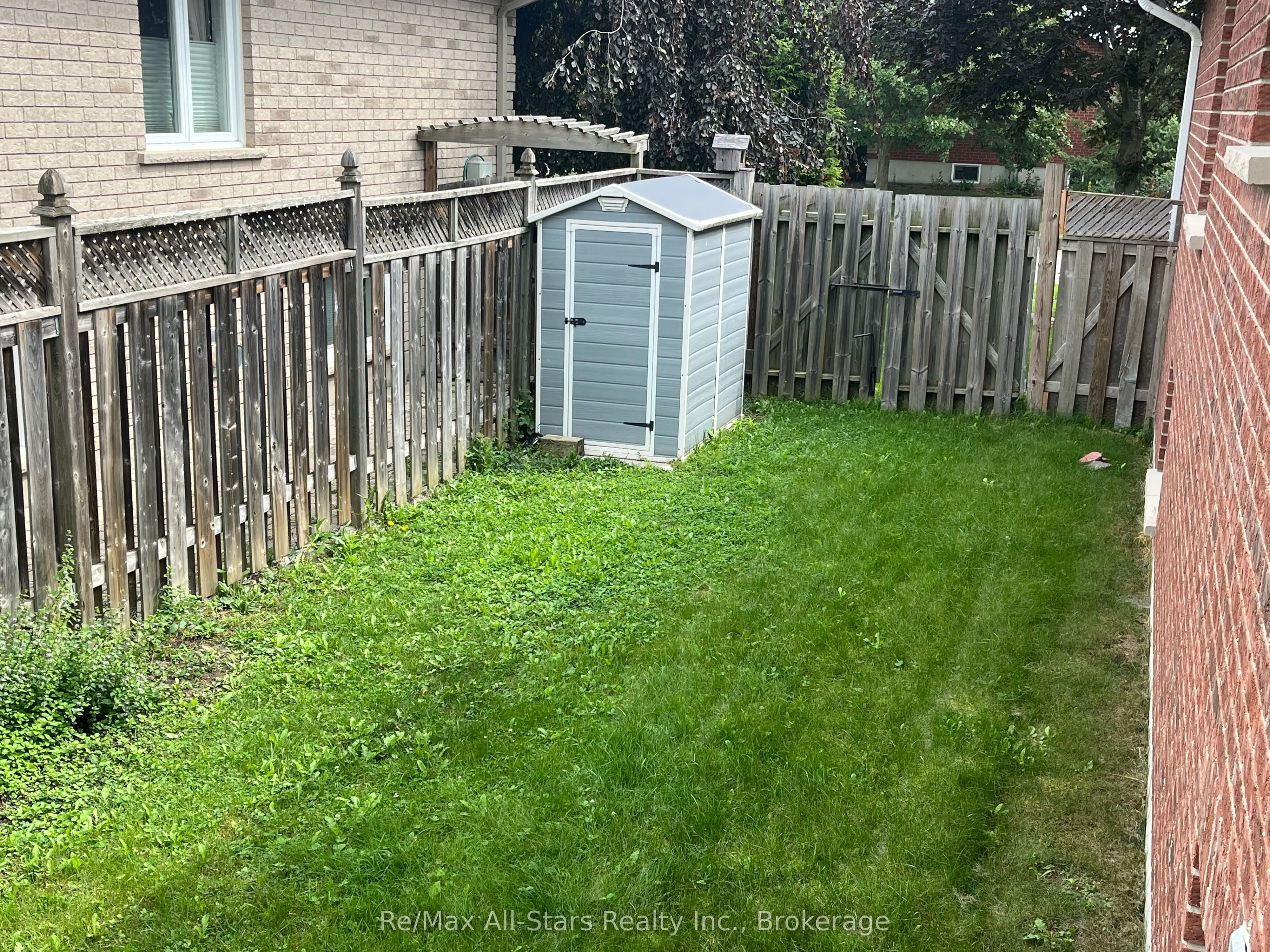 20 Eakins Crescent
