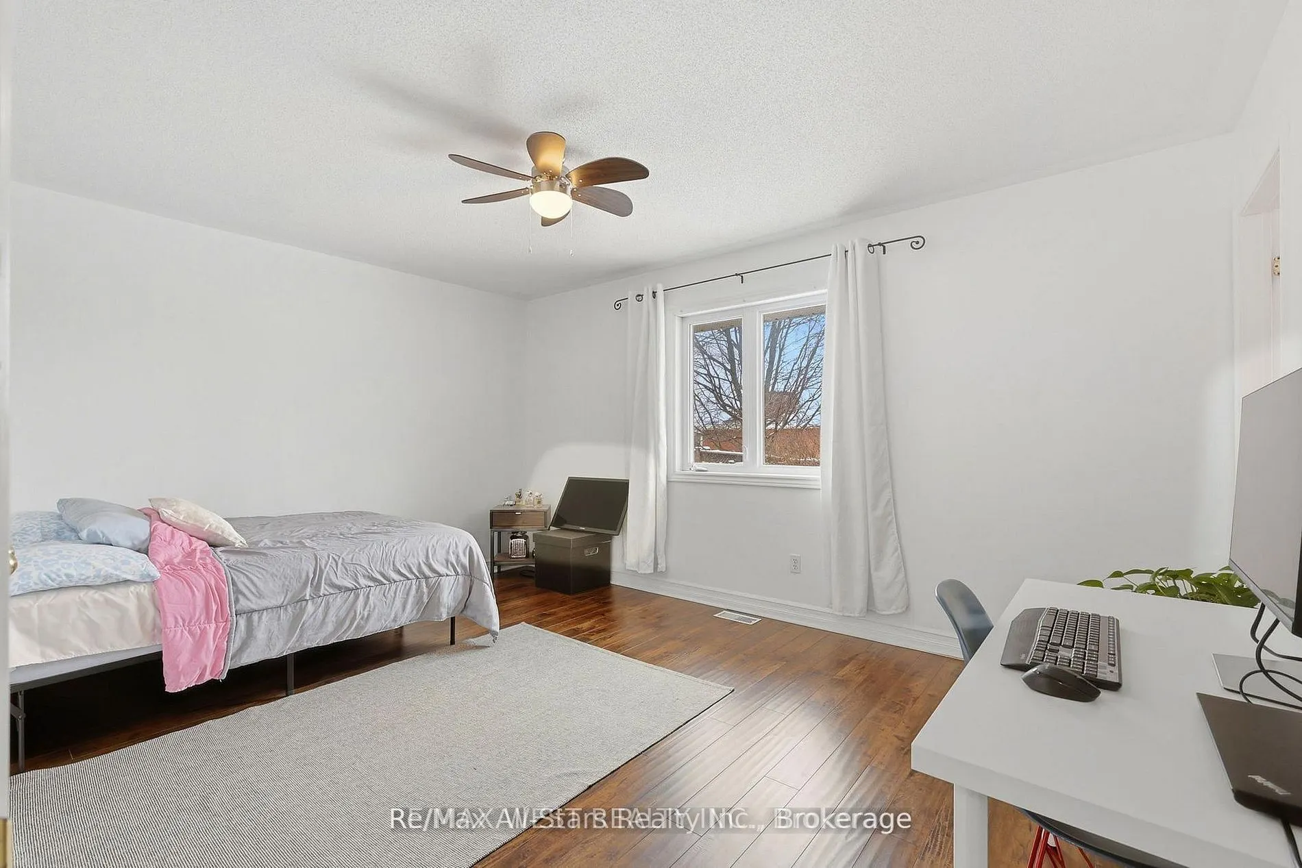 20 Eakins Crescent