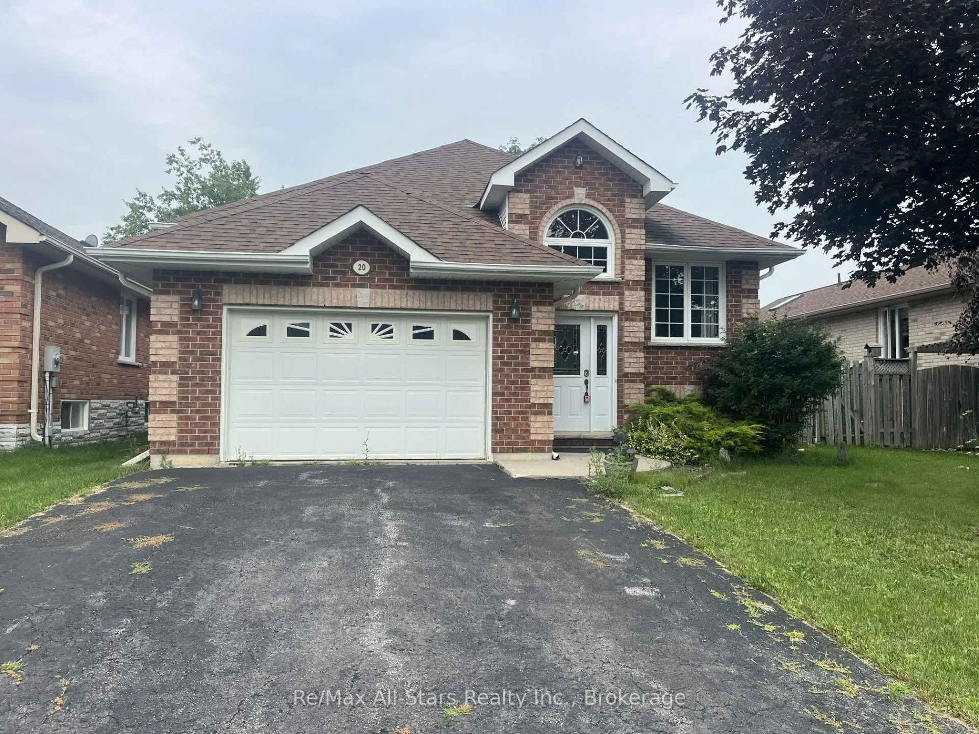 20 Eakins Crescent