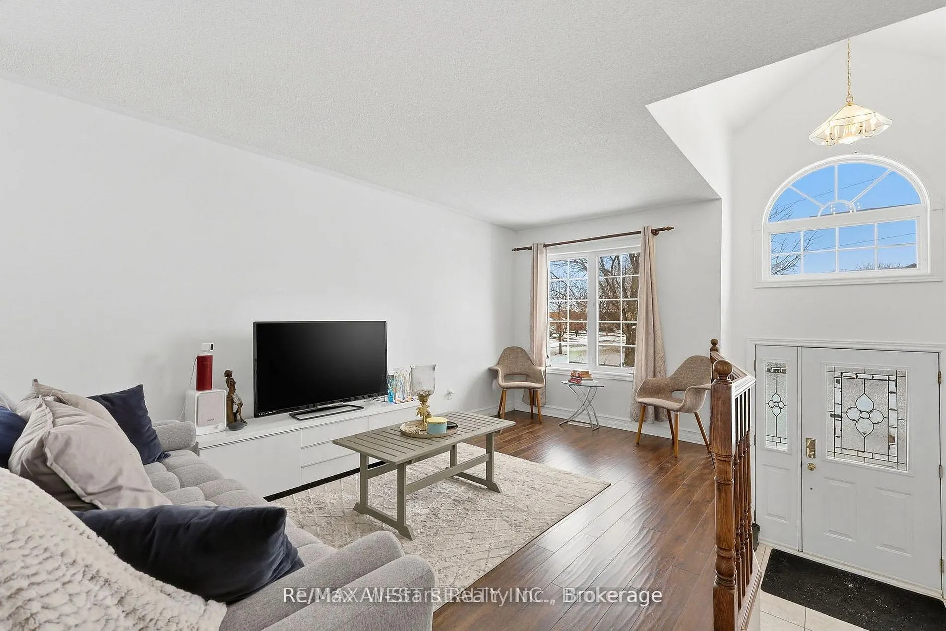 20 Eakins Crescent