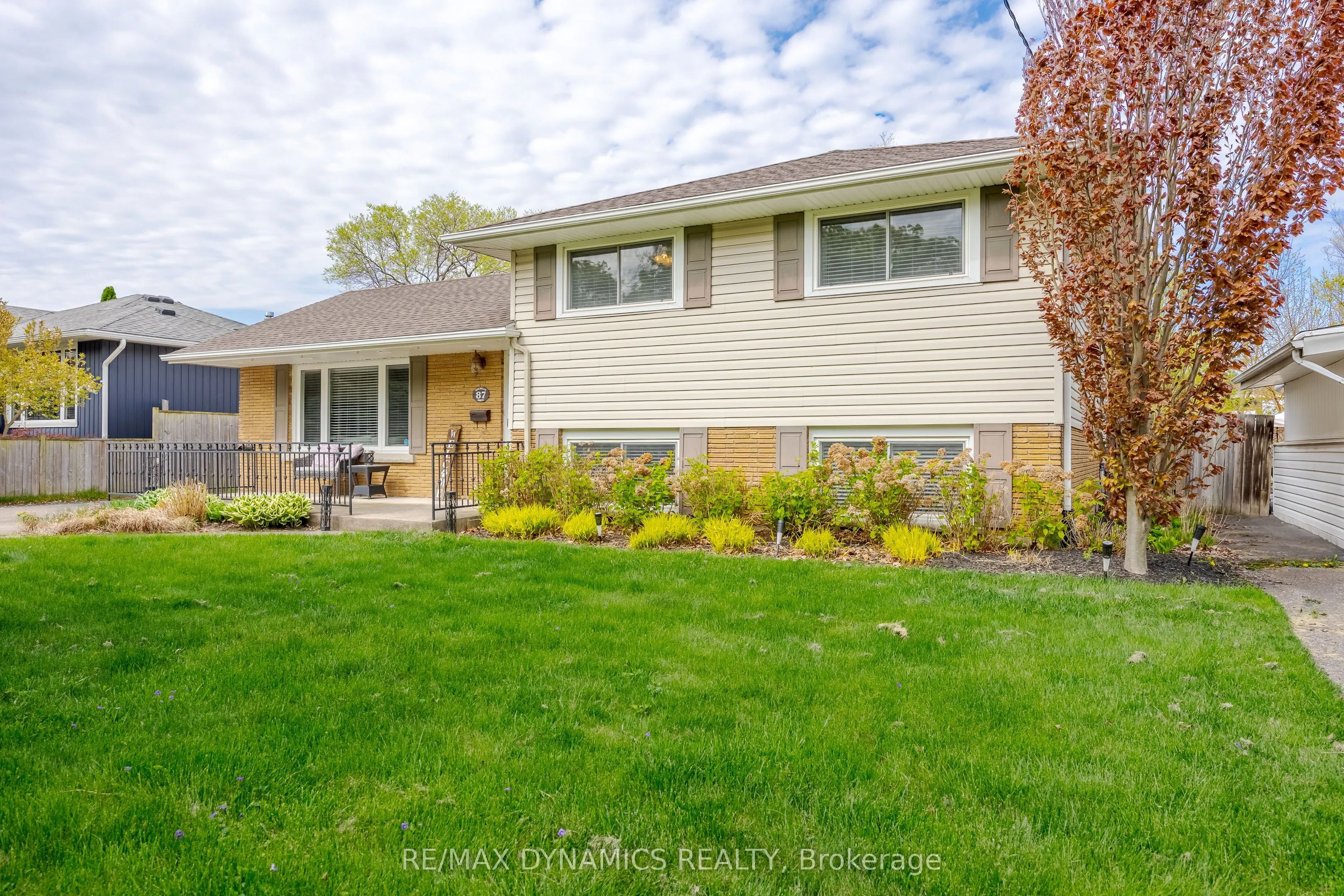 87 Rochelle Drive