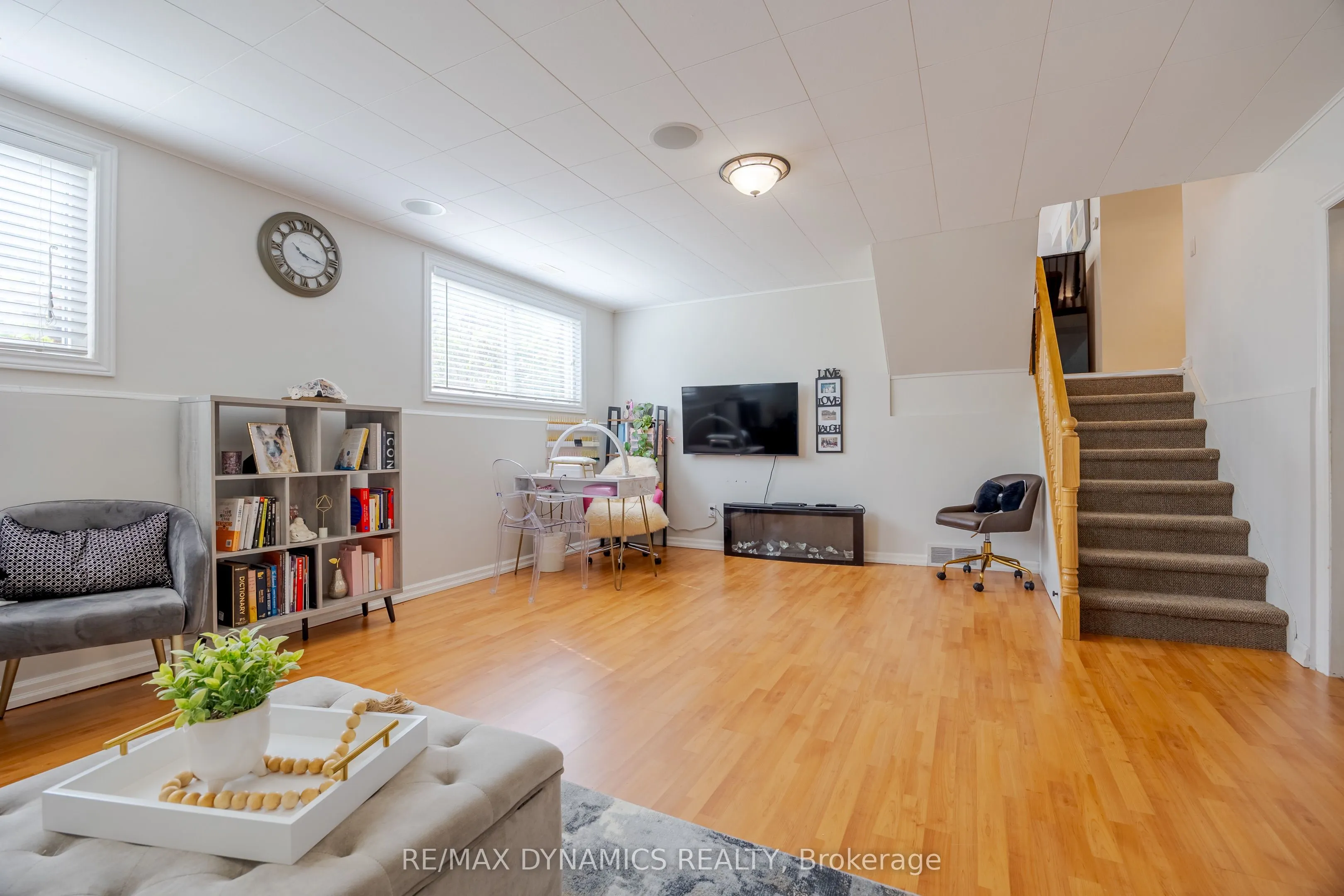 87 Rochelle Drive