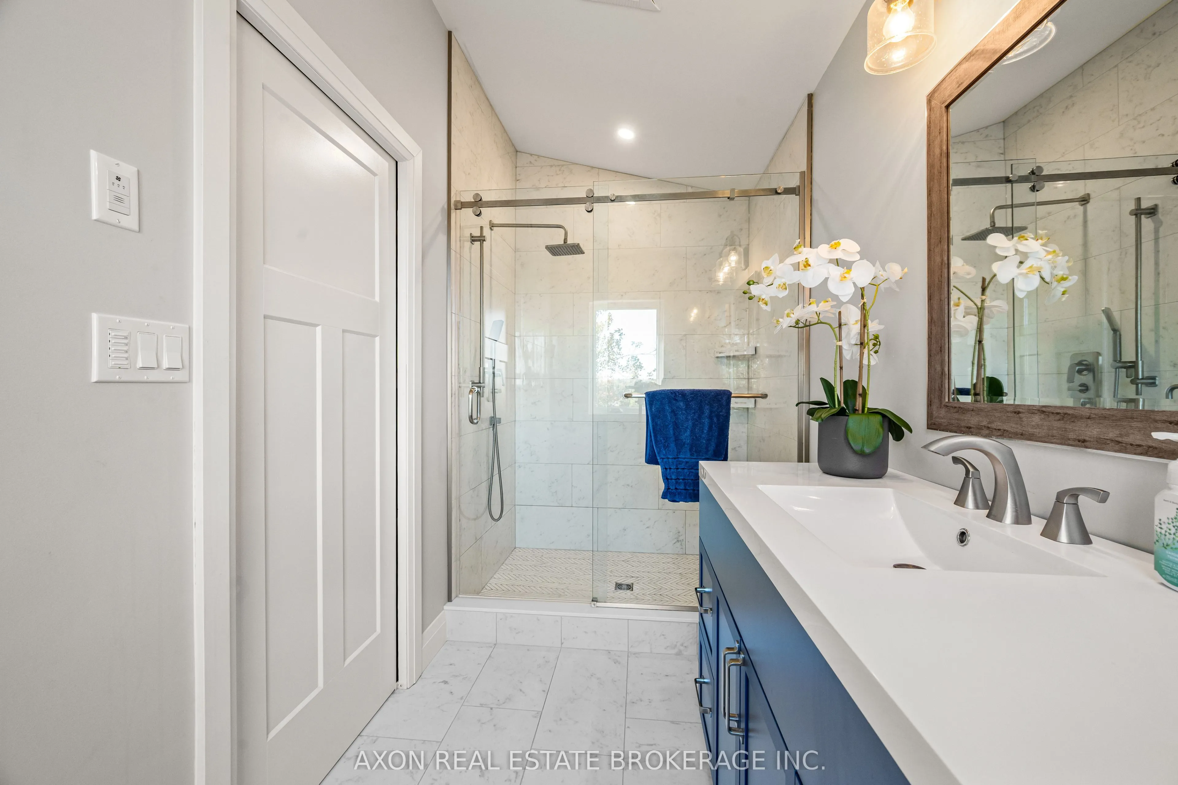 1022 Briscoe Bay Lane
