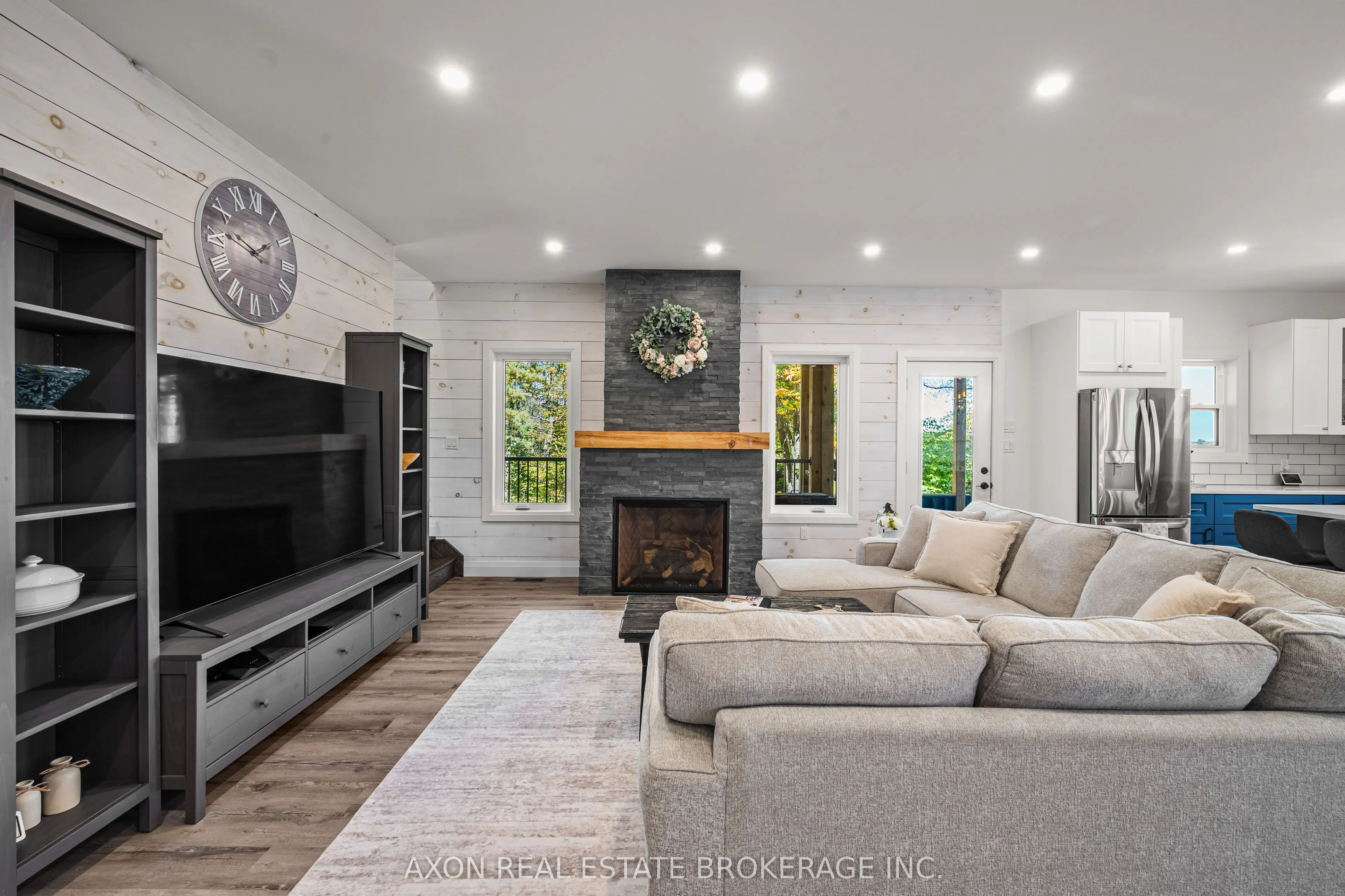 1022 Briscoe Bay Lane