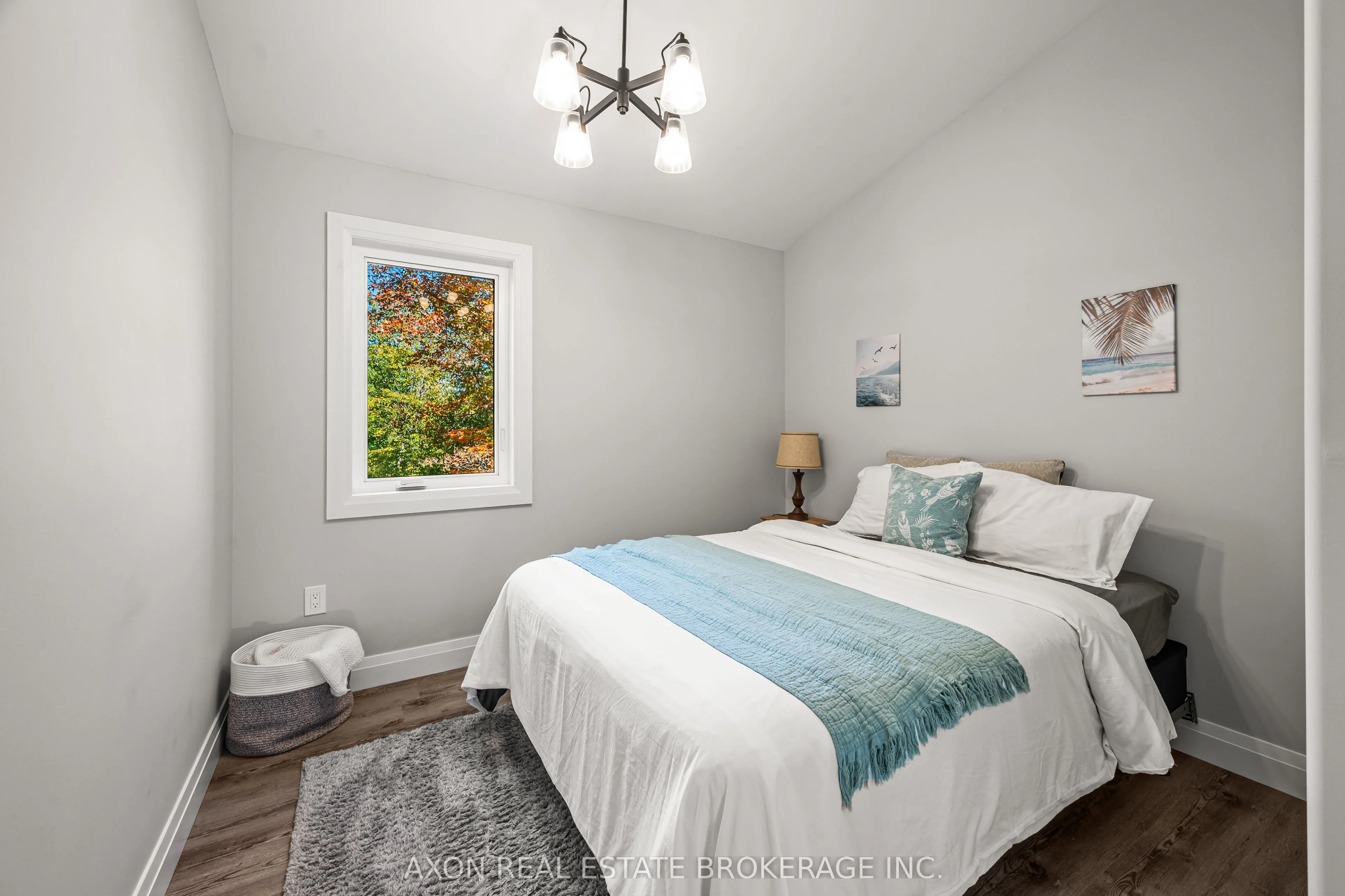 1022 Briscoe Bay Lane
