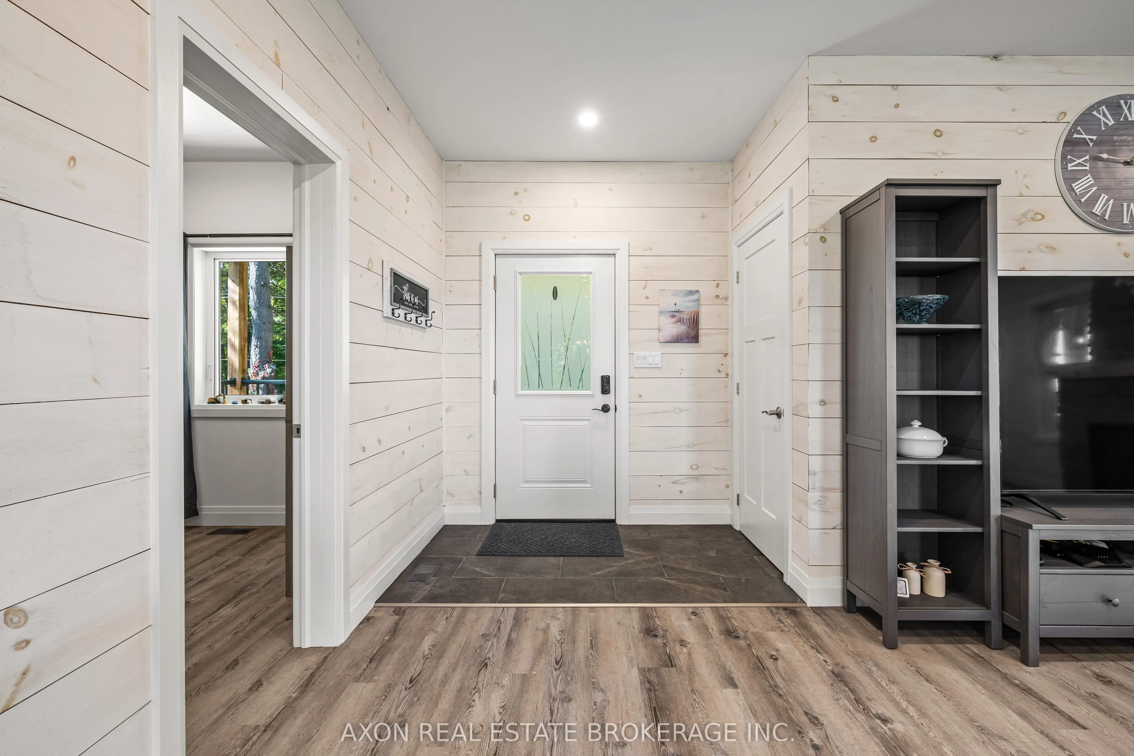 1022 Briscoe Bay Lane
