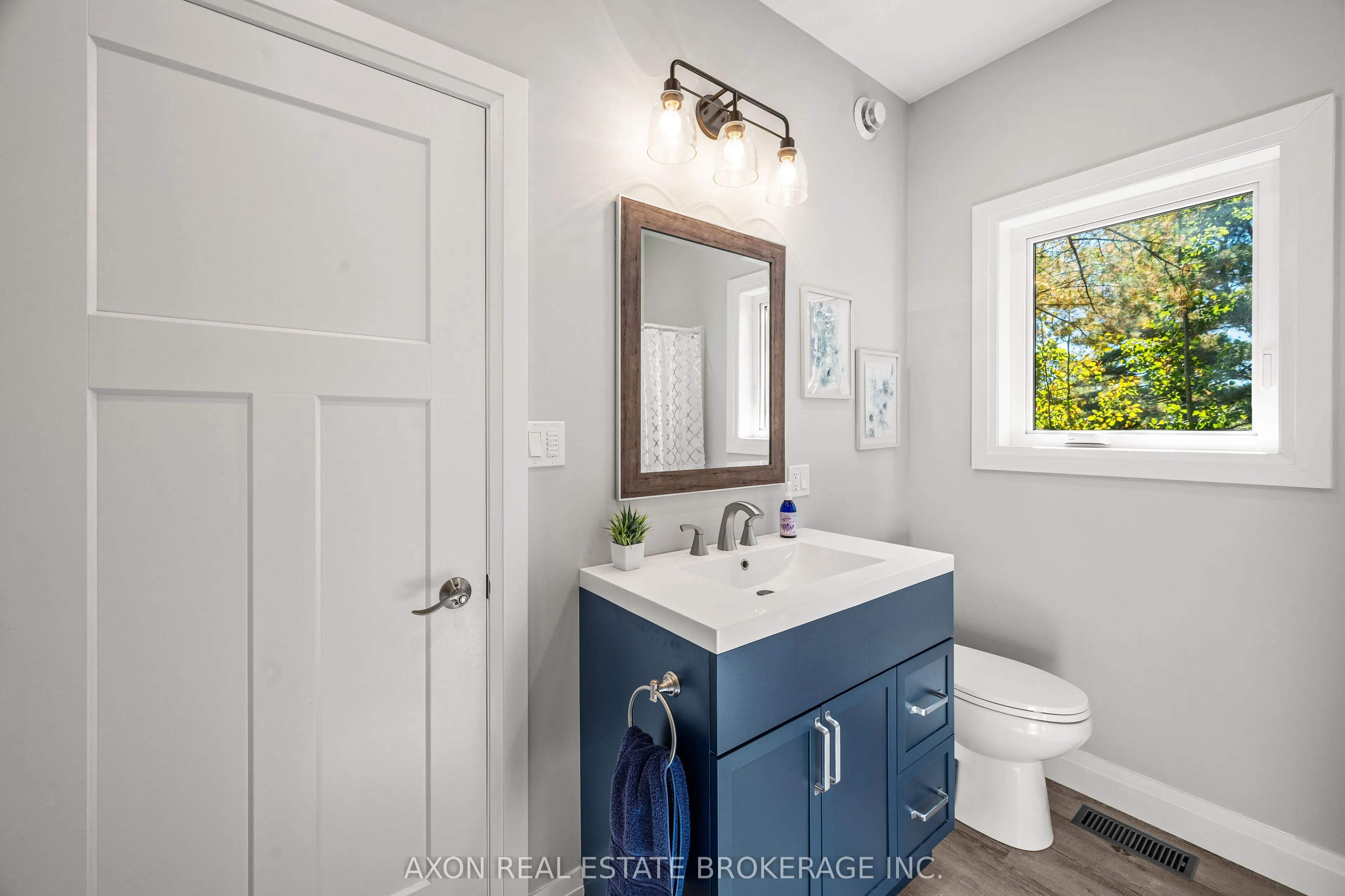 1022 Briscoe Bay Lane