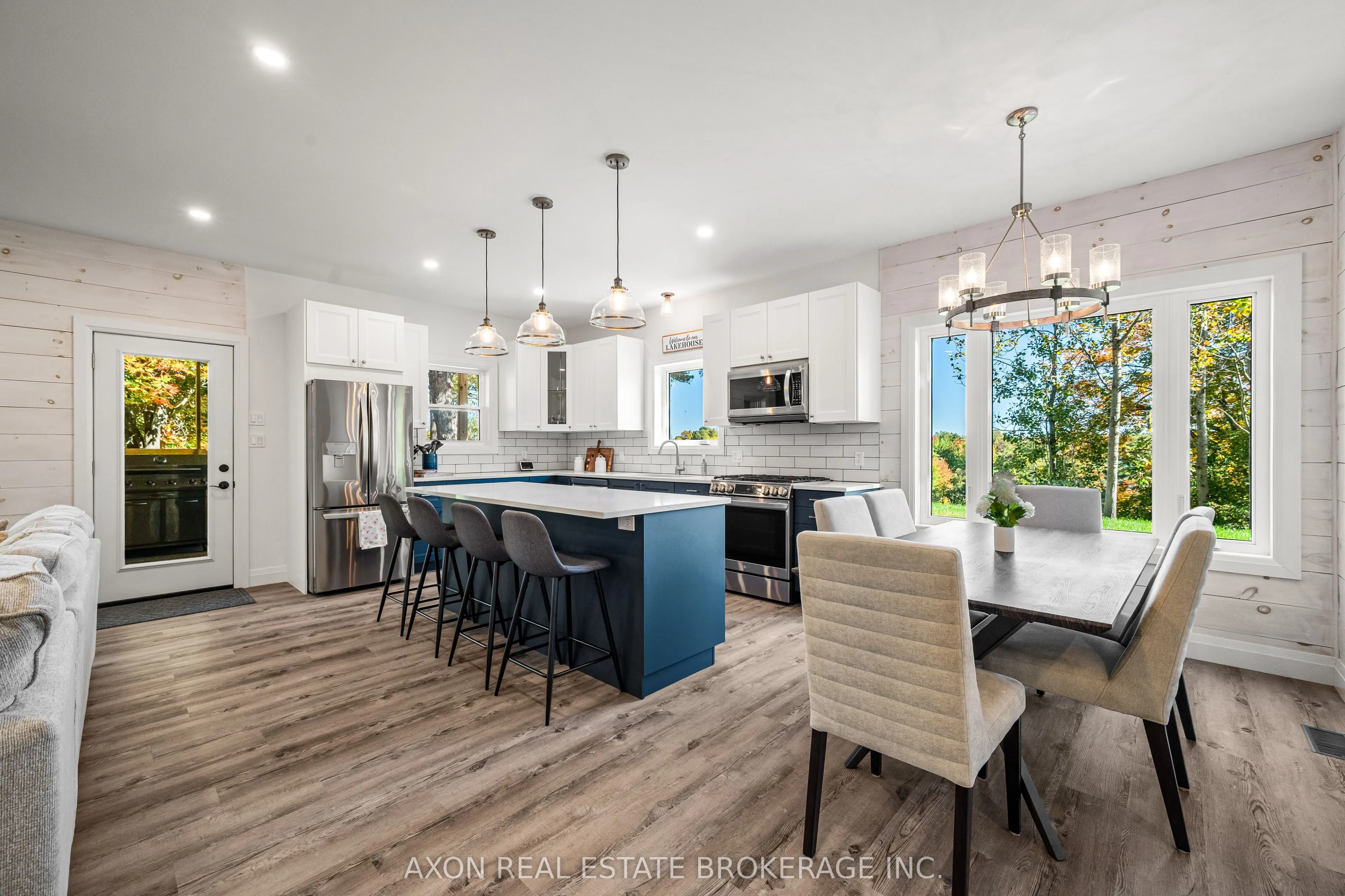 1022 Briscoe Bay Lane