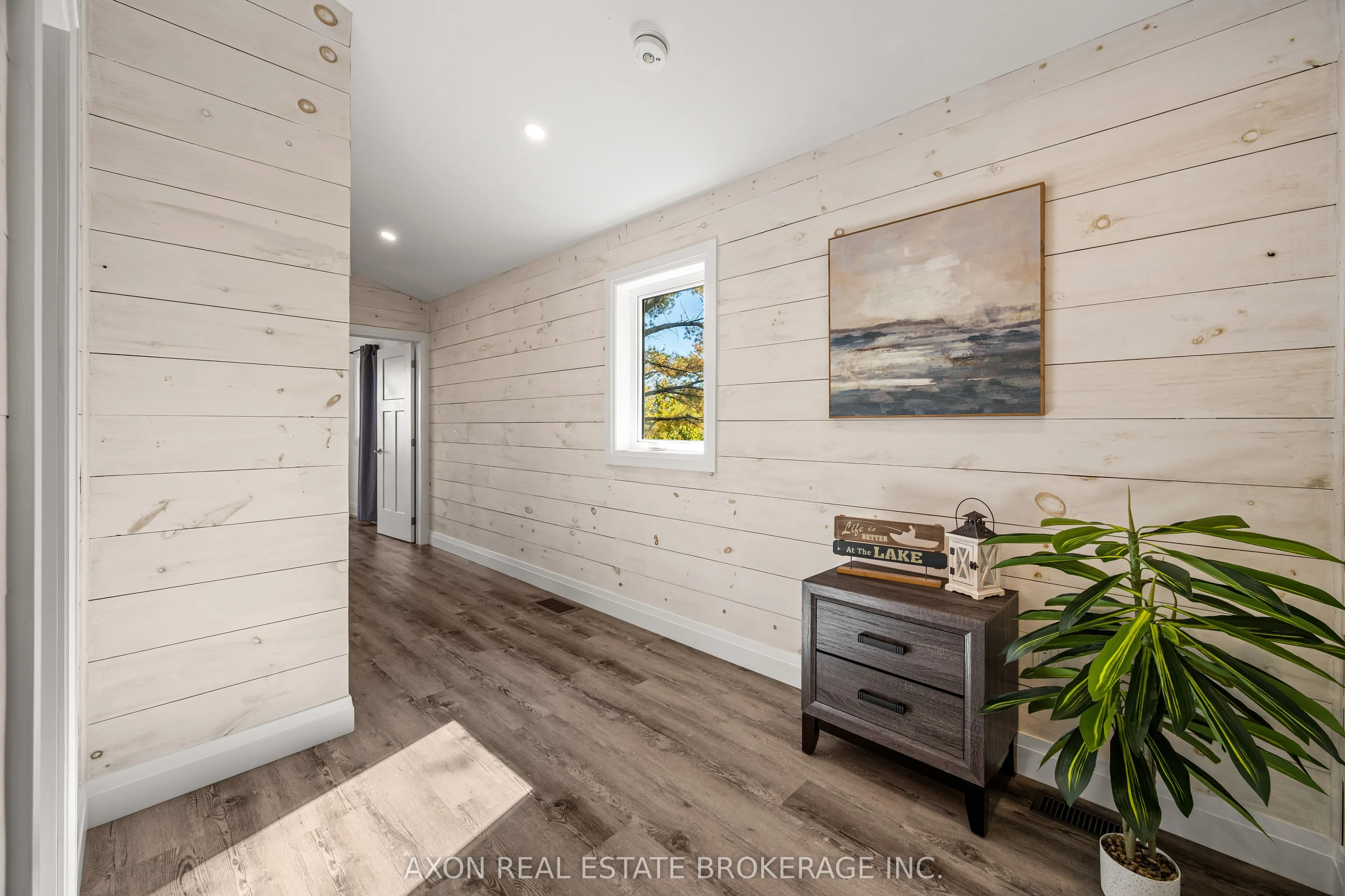 1022 Briscoe Bay Lane