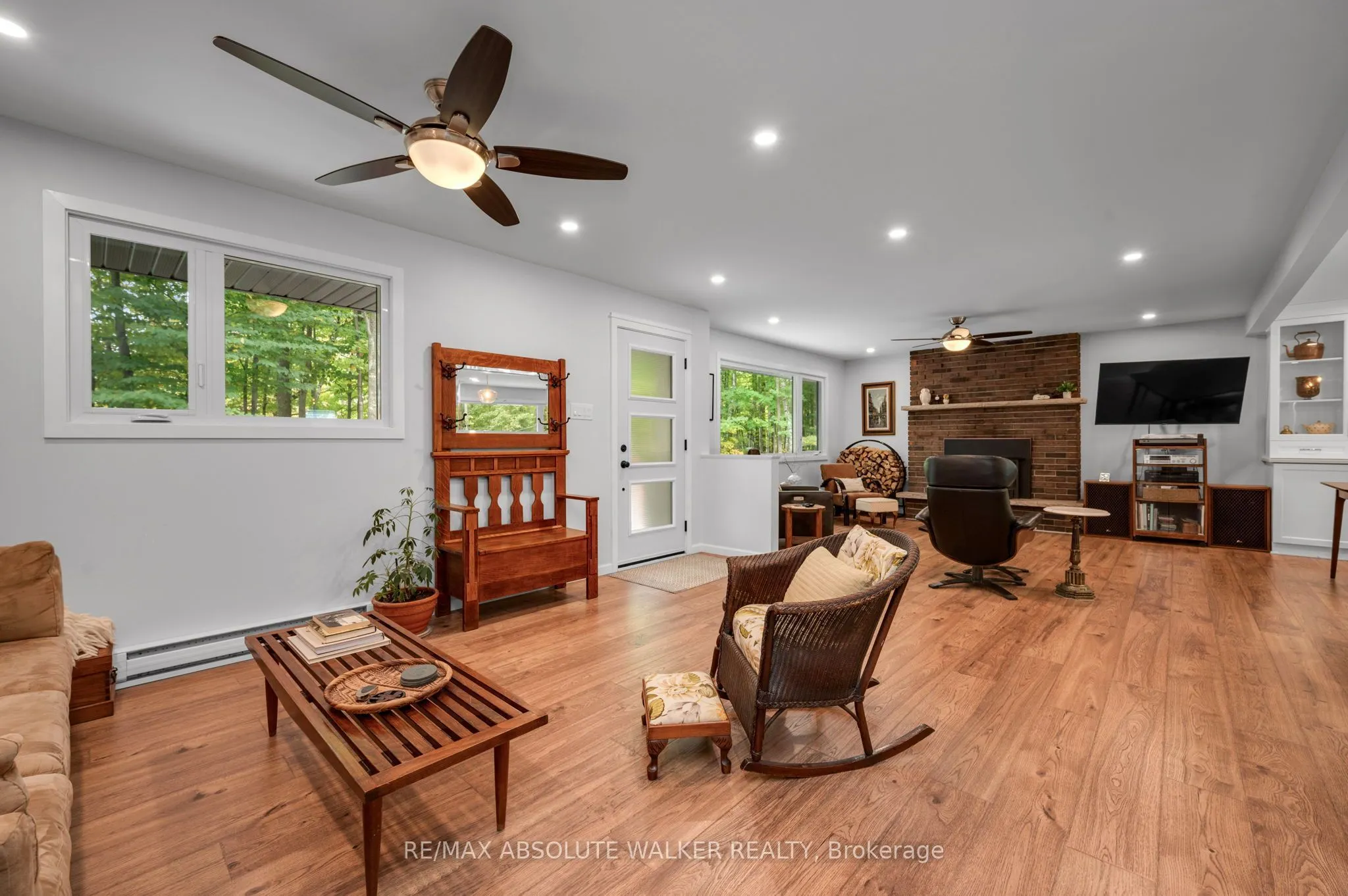 1679 Century Road E