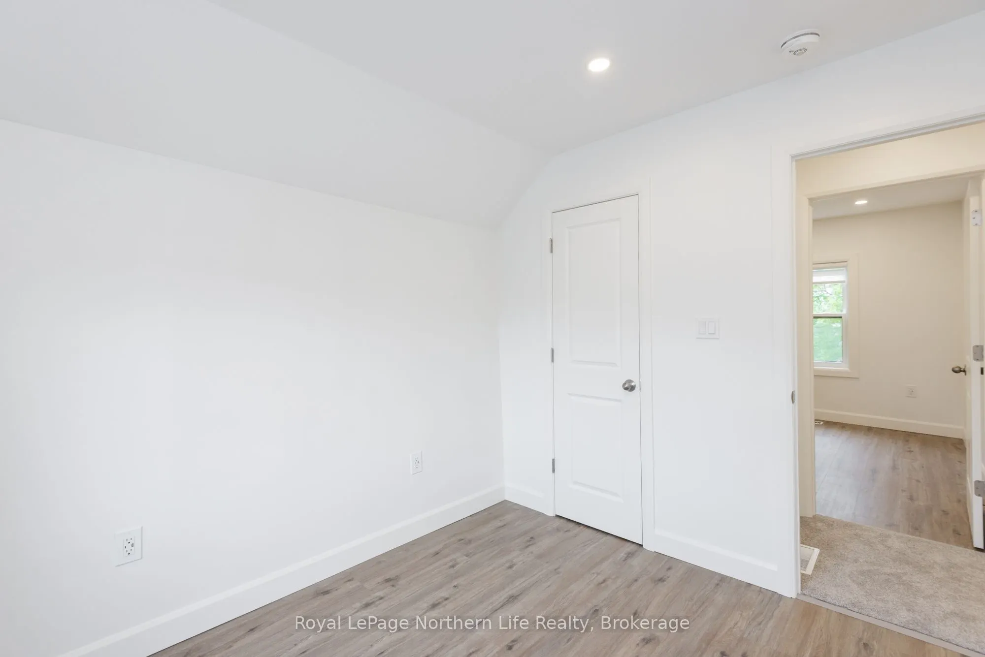253 Second Avenue W