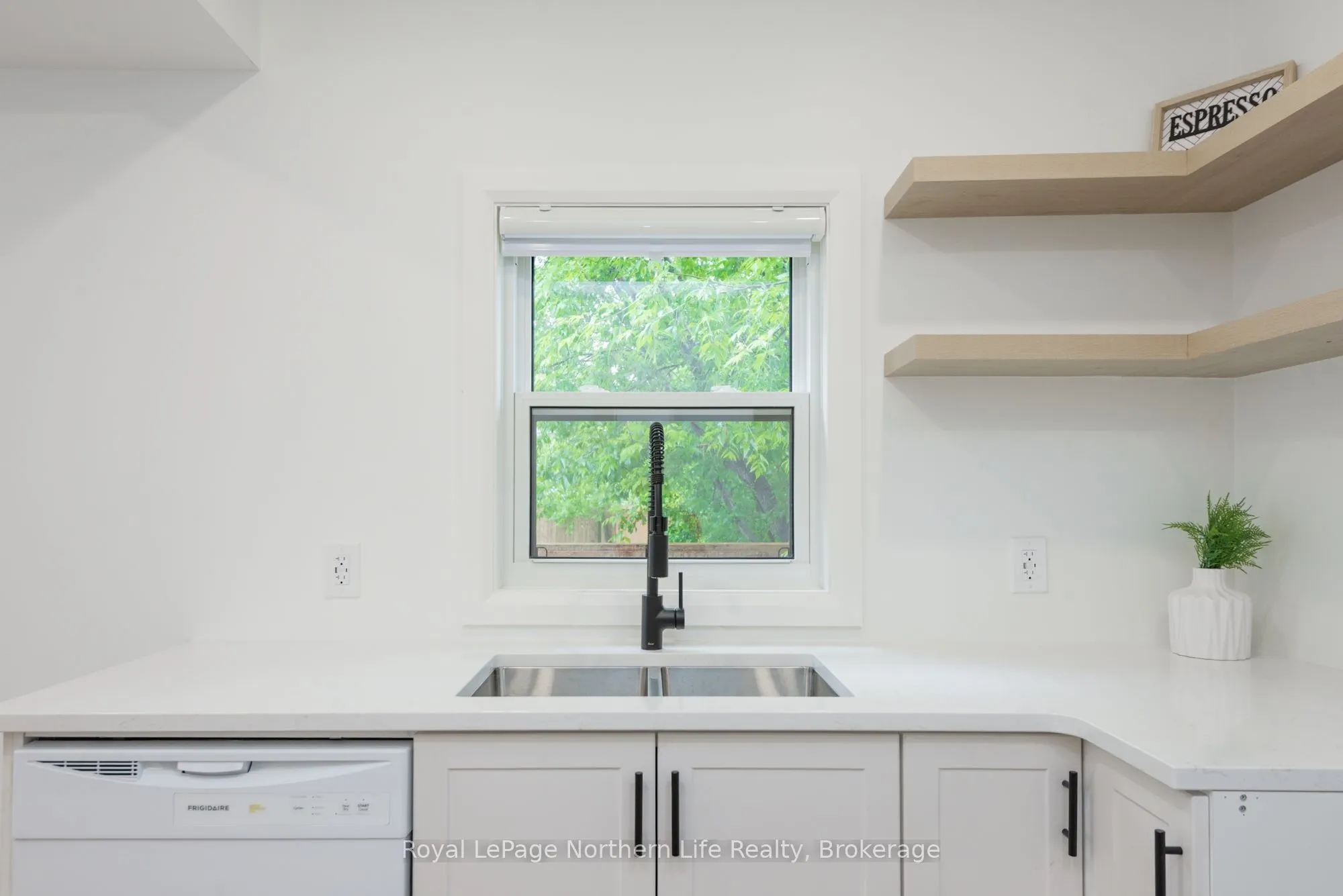 253 Second Avenue W