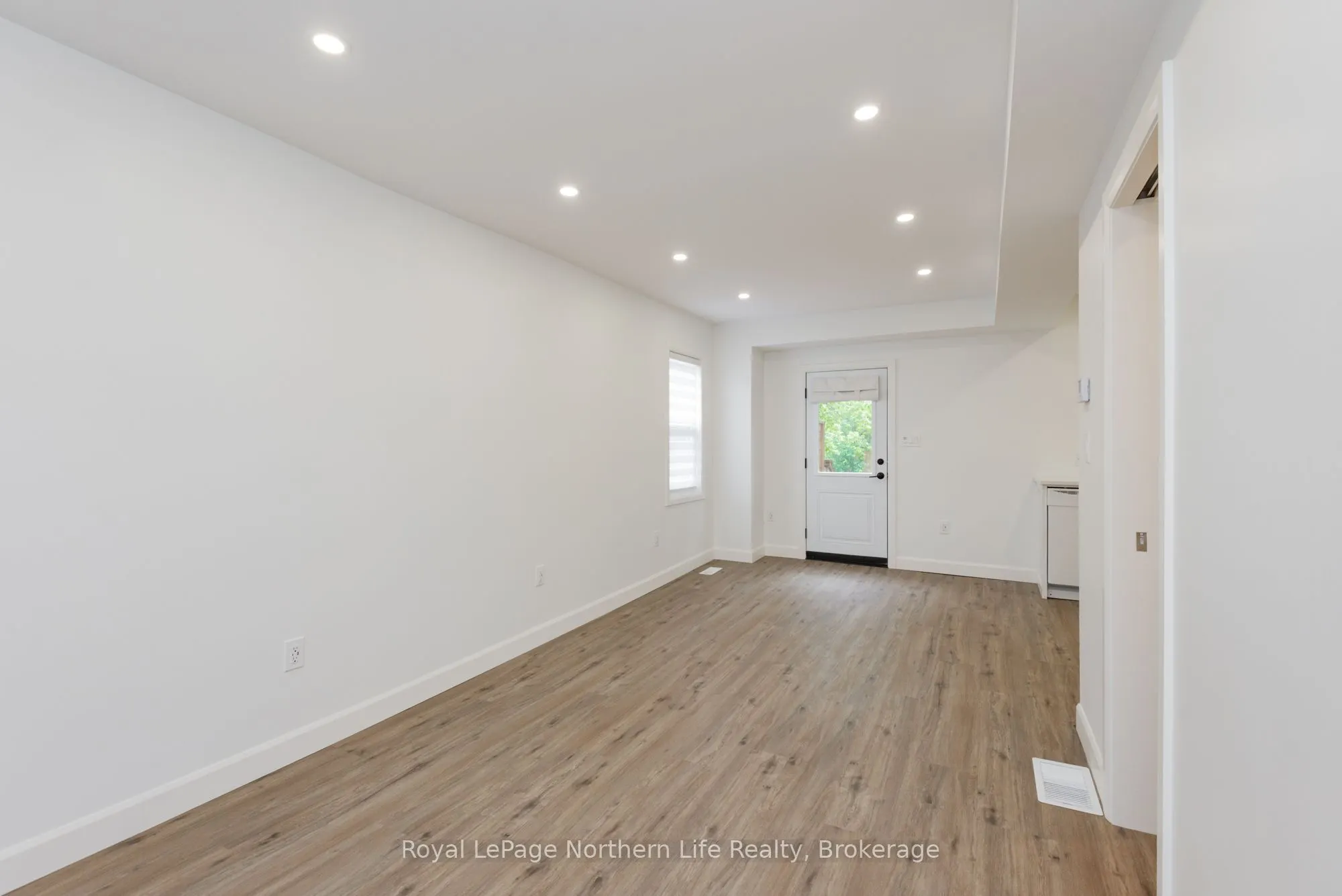 253 Second Avenue W