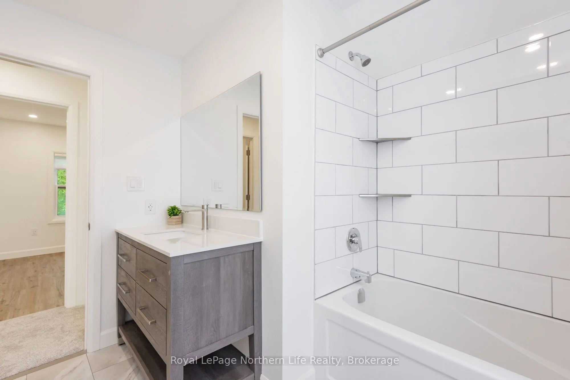 253 Second Avenue W