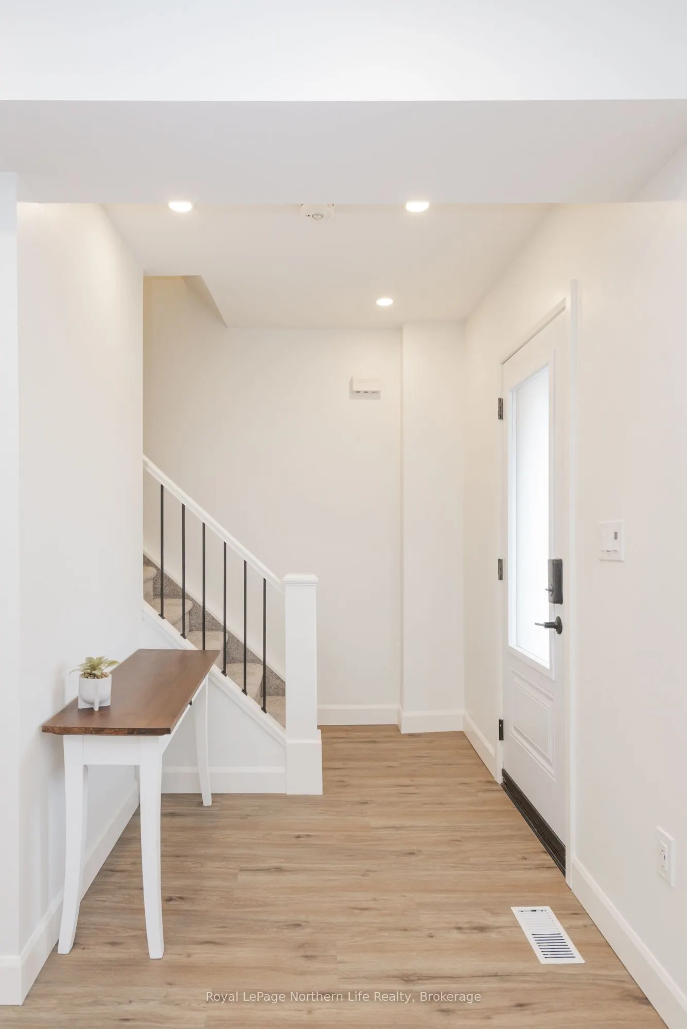 253 Second Avenue W