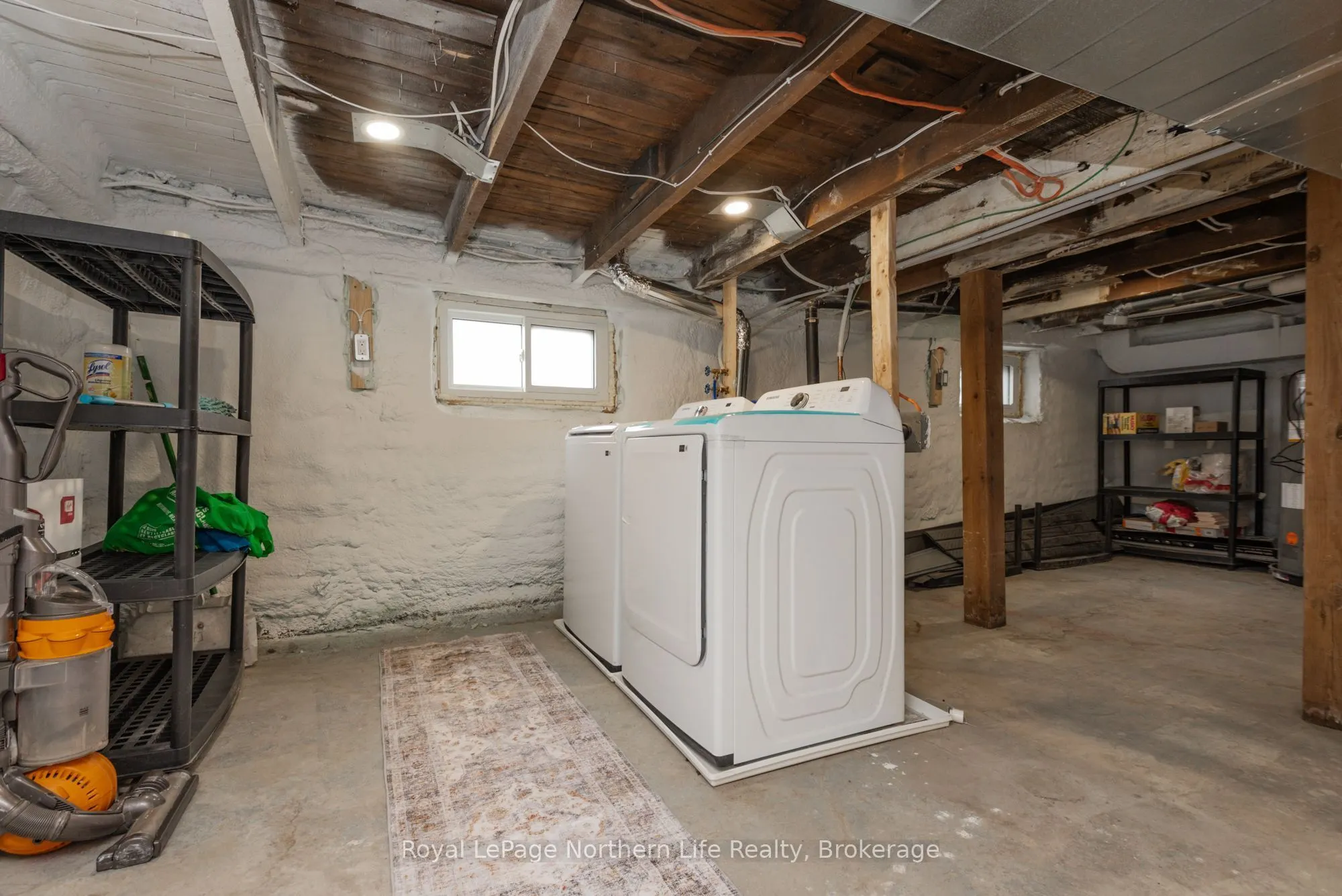 253 Second Avenue W