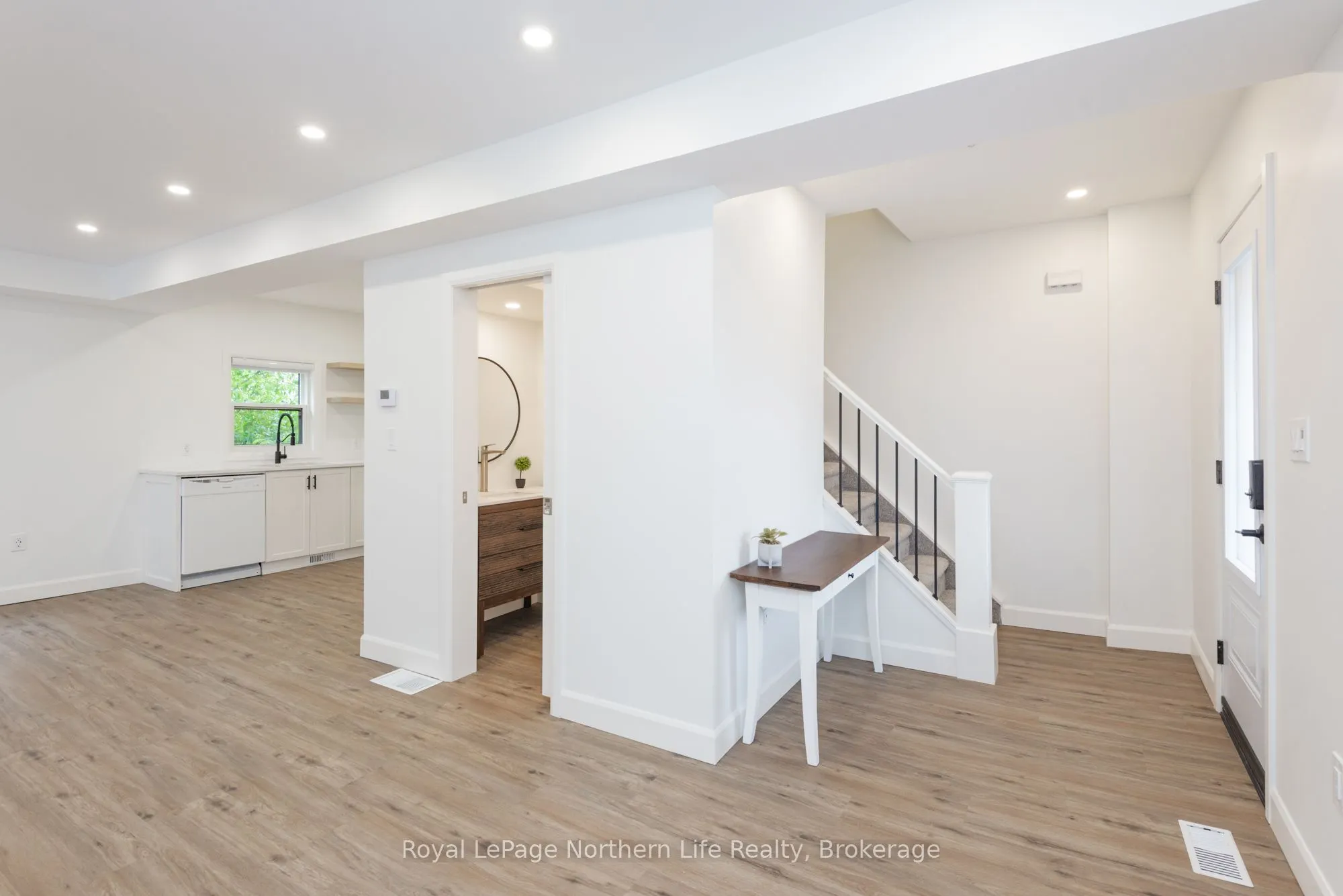 253 Second Avenue W