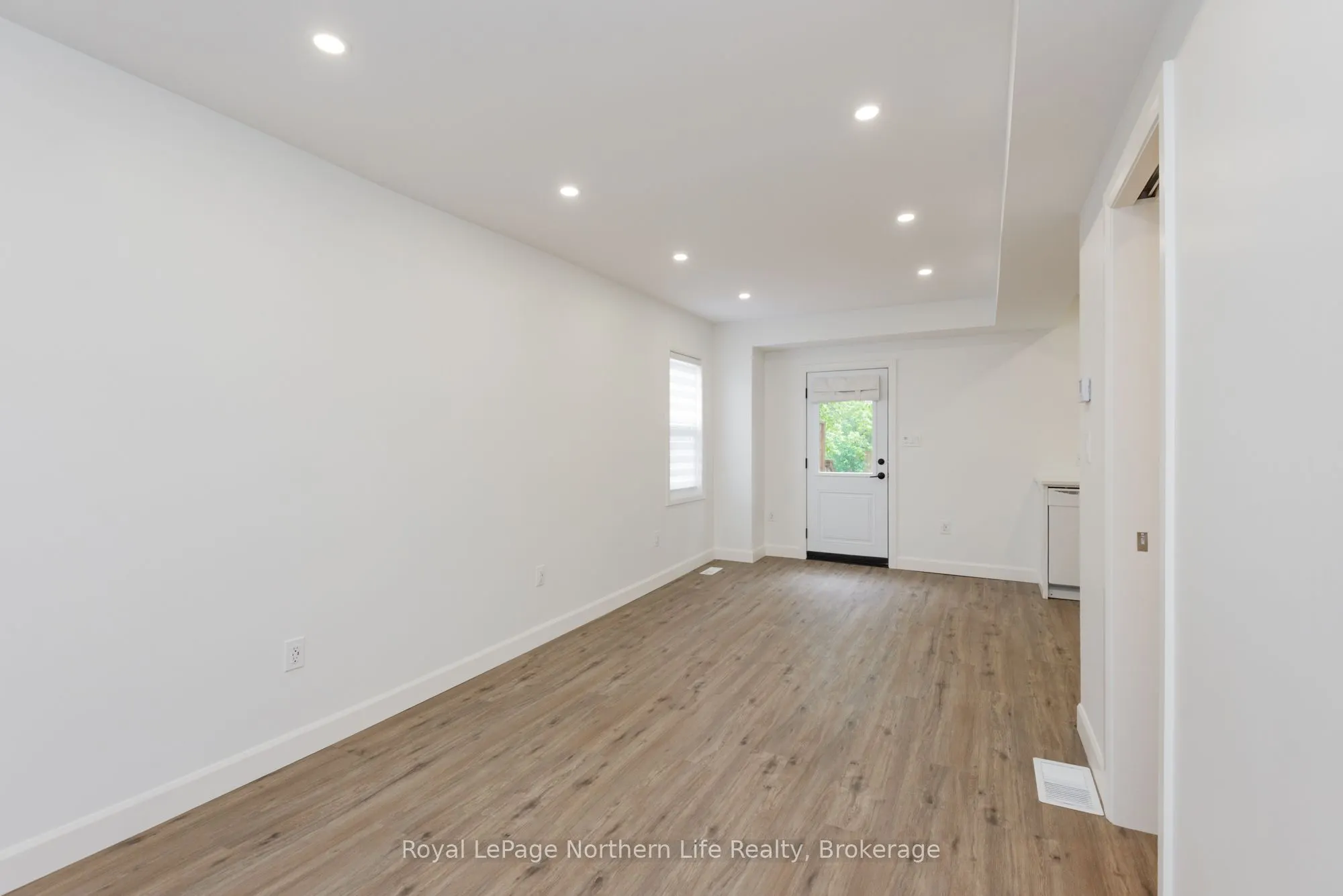 253 Second Avenue W