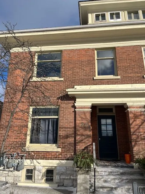 324 George Street #2