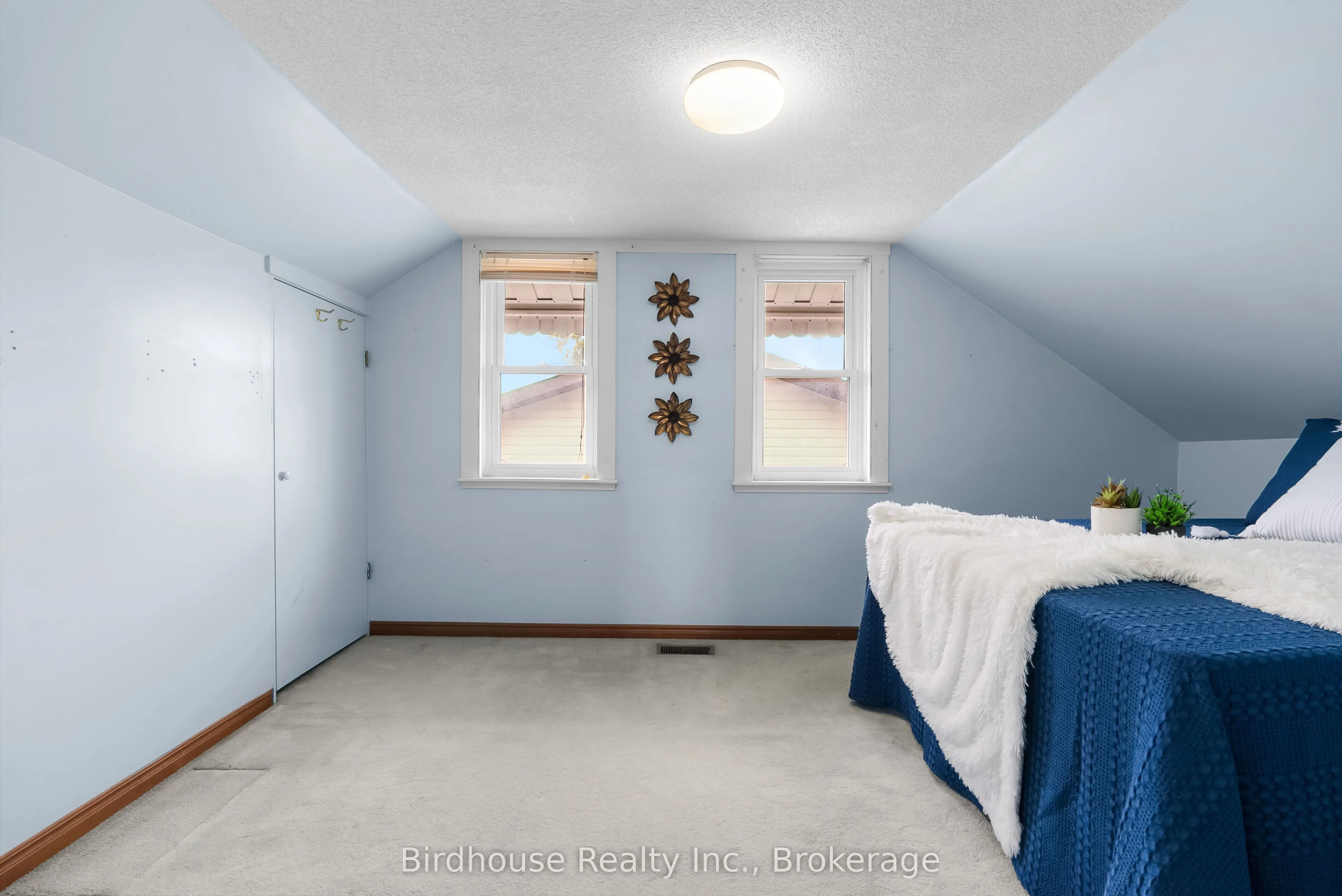 147 East Street N