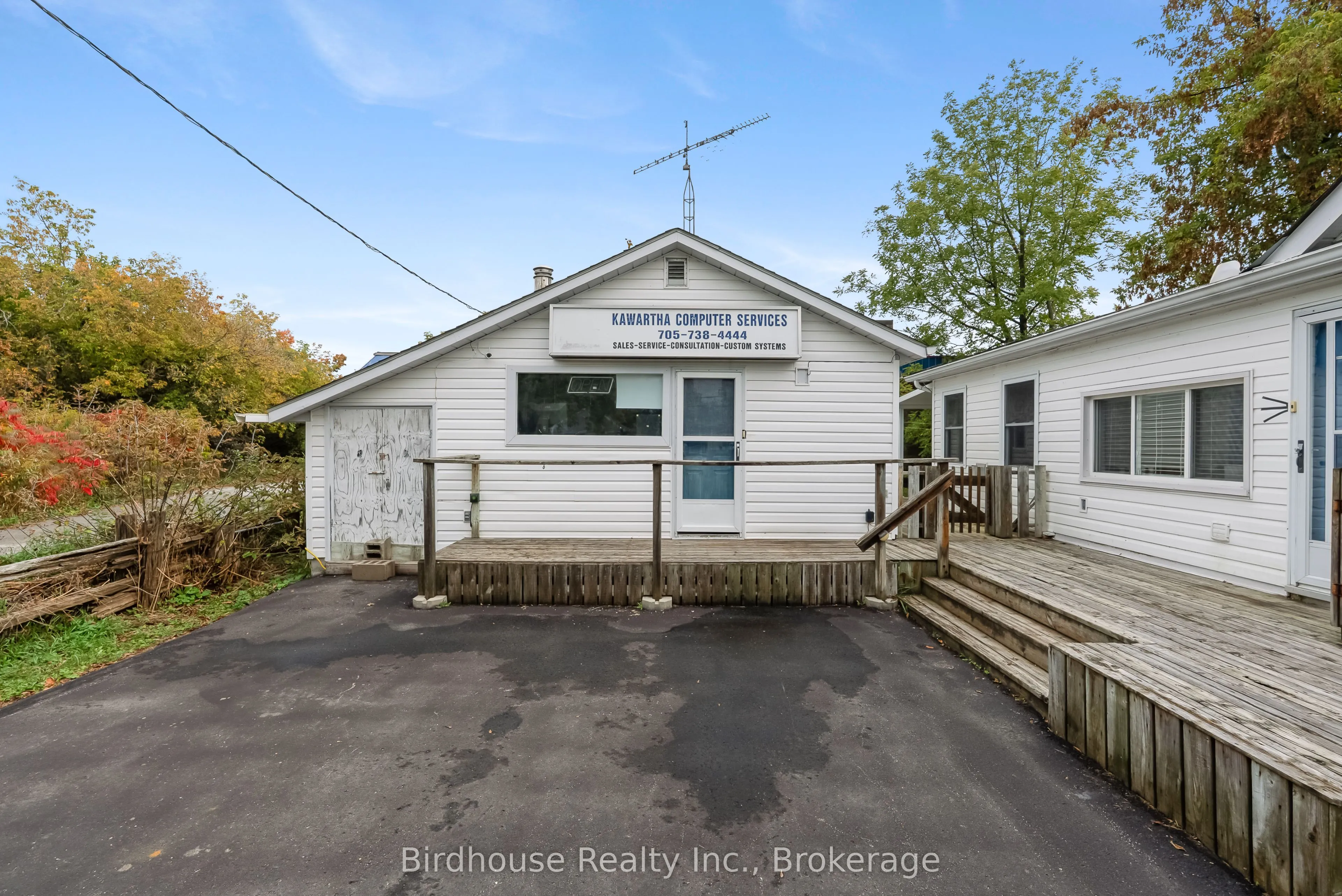 147 East Street N