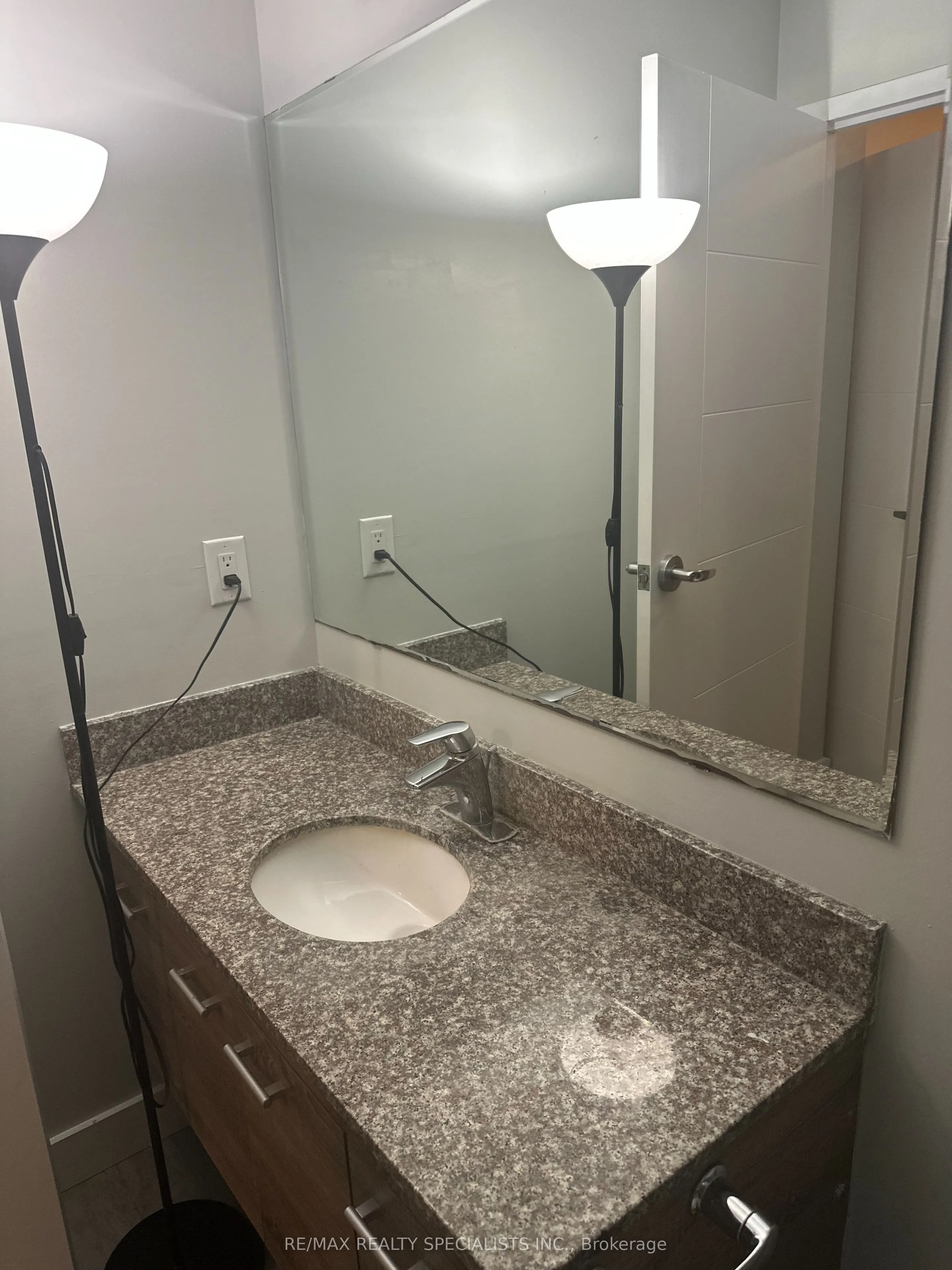 318 SPRUCE Street #501