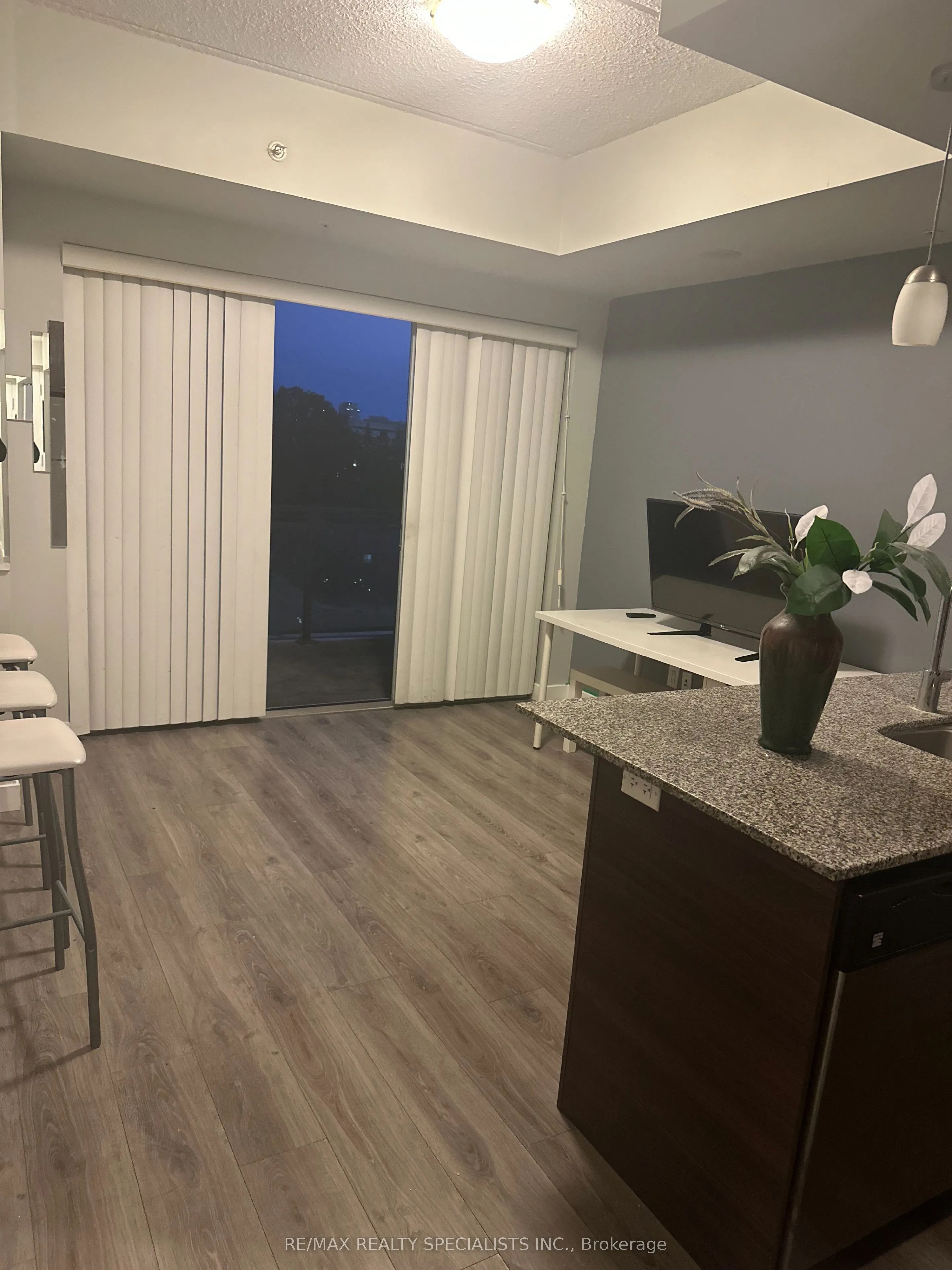 318 SPRUCE Street #501