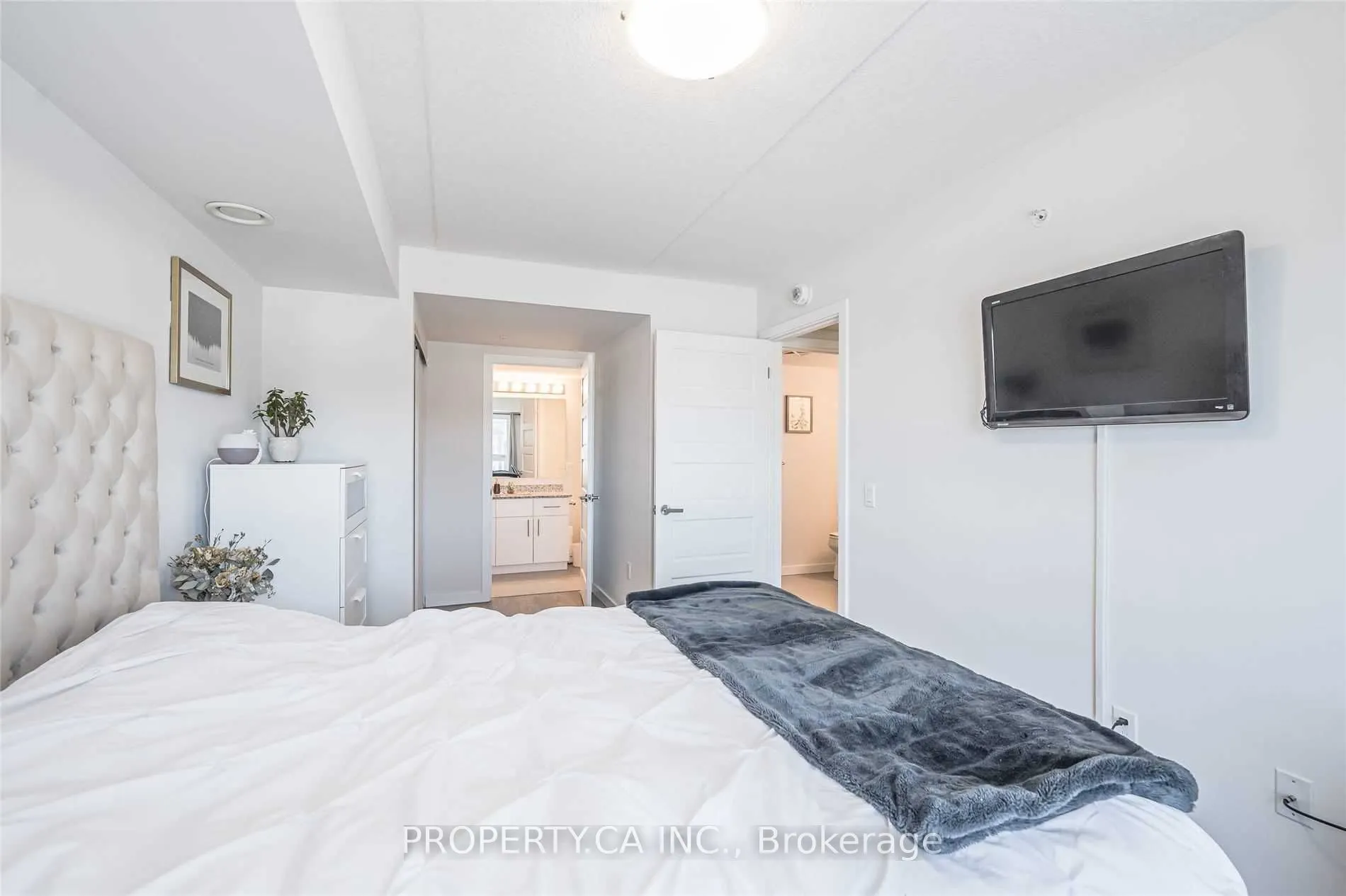 25 Kay Crescent #301