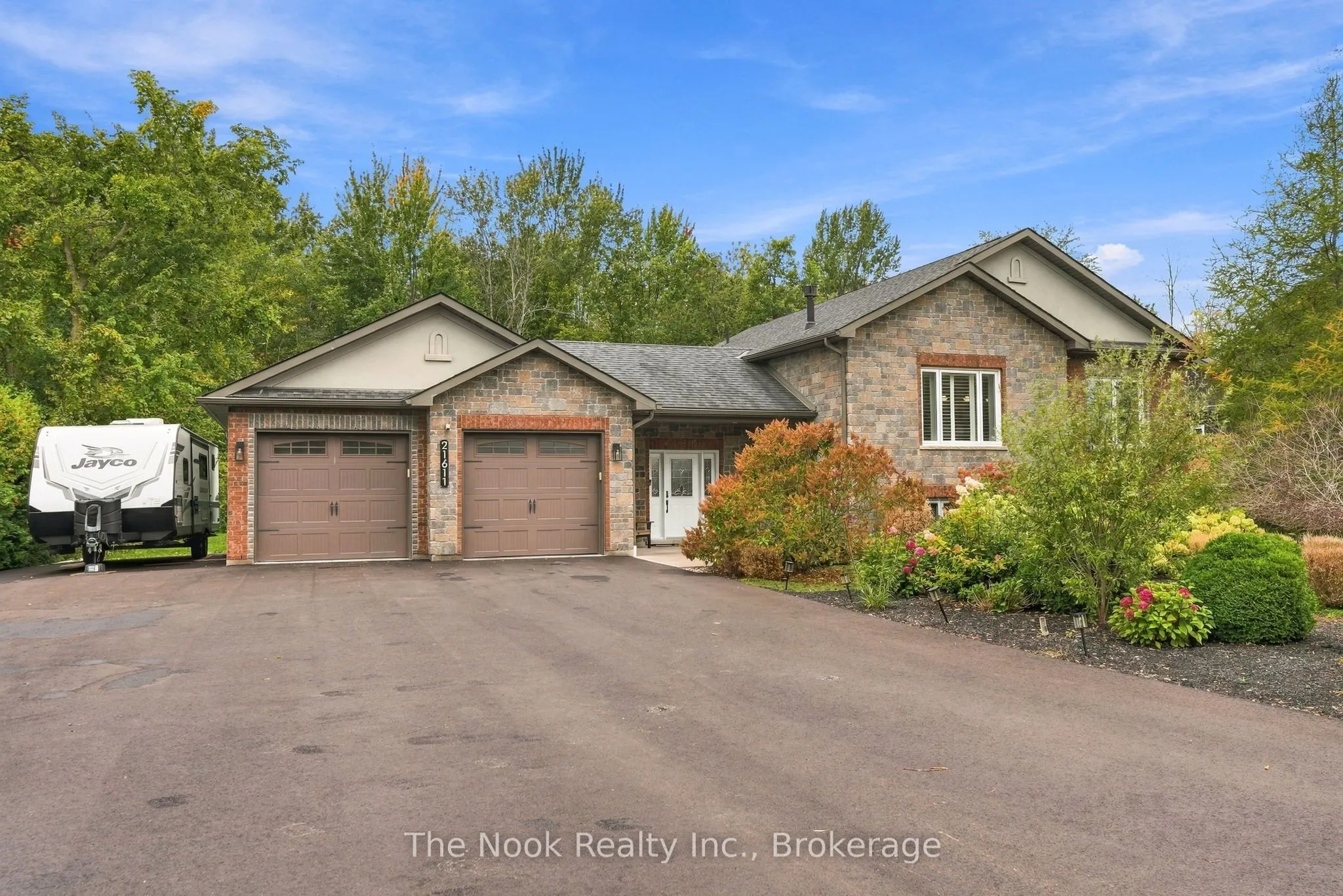 21611 Loyalist Parkway
