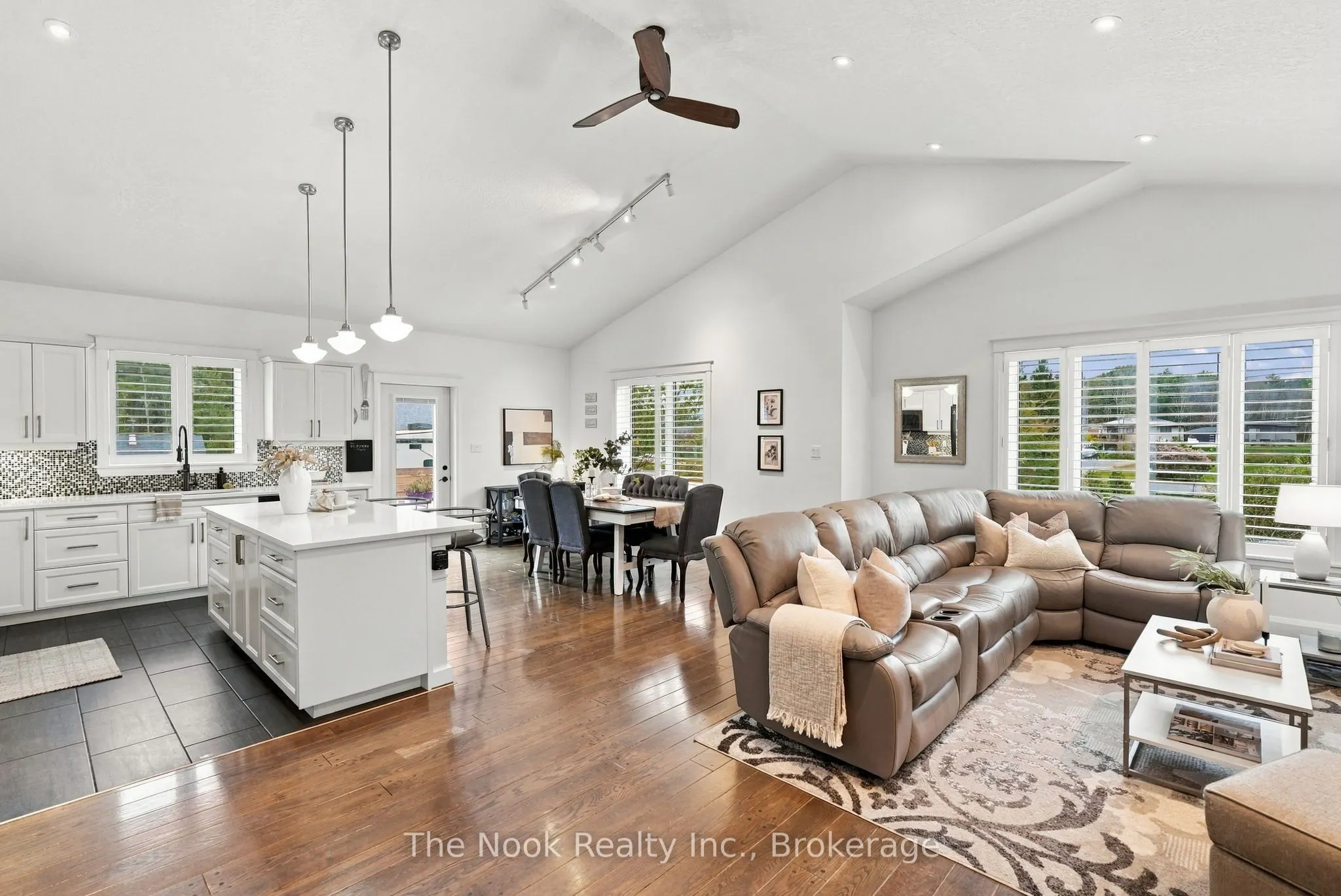 21611 Loyalist Parkway