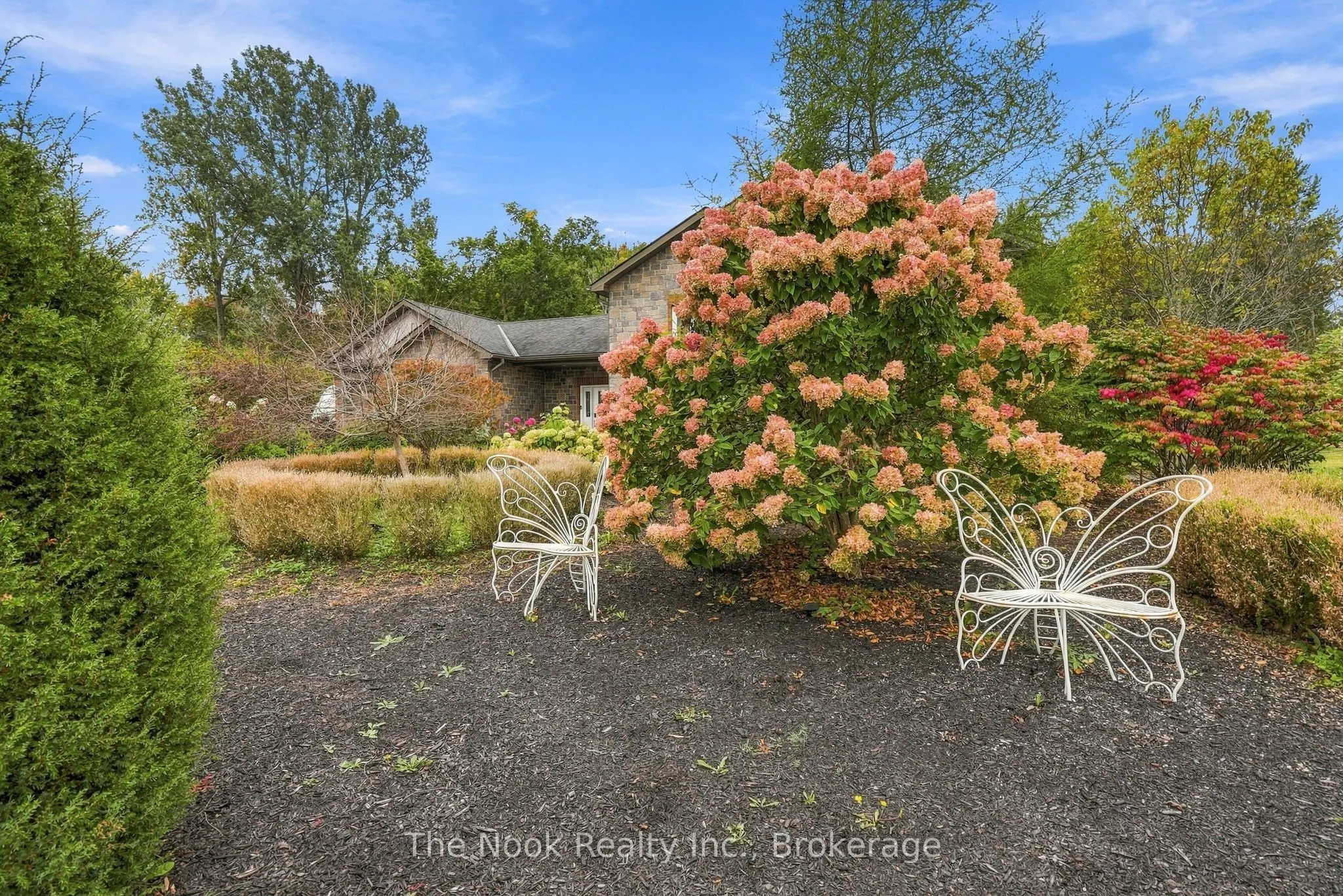21611 Loyalist Parkway