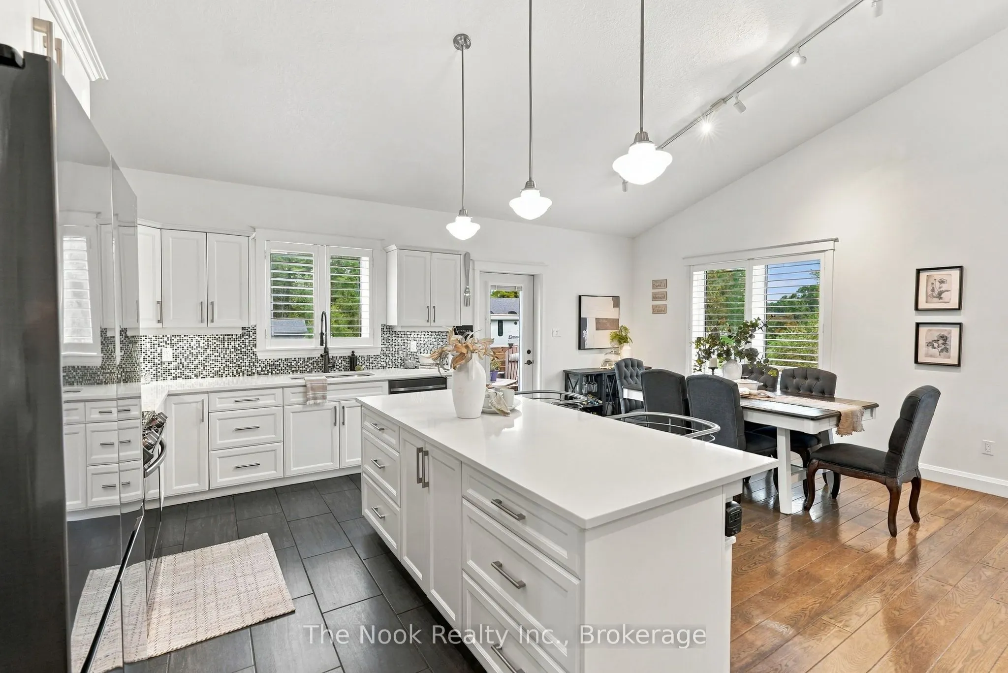 21611 Loyalist Parkway