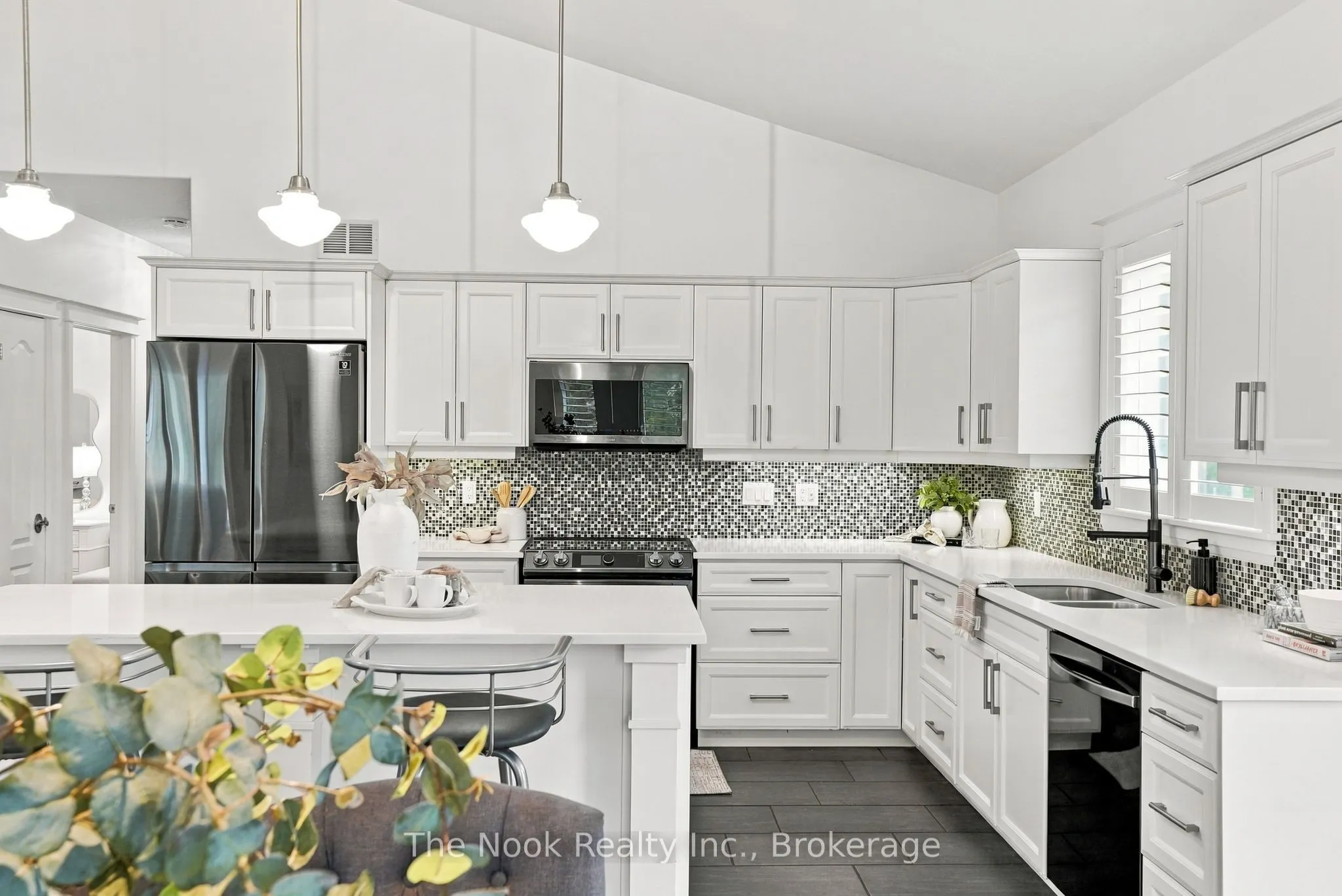 21611 Loyalist Parkway