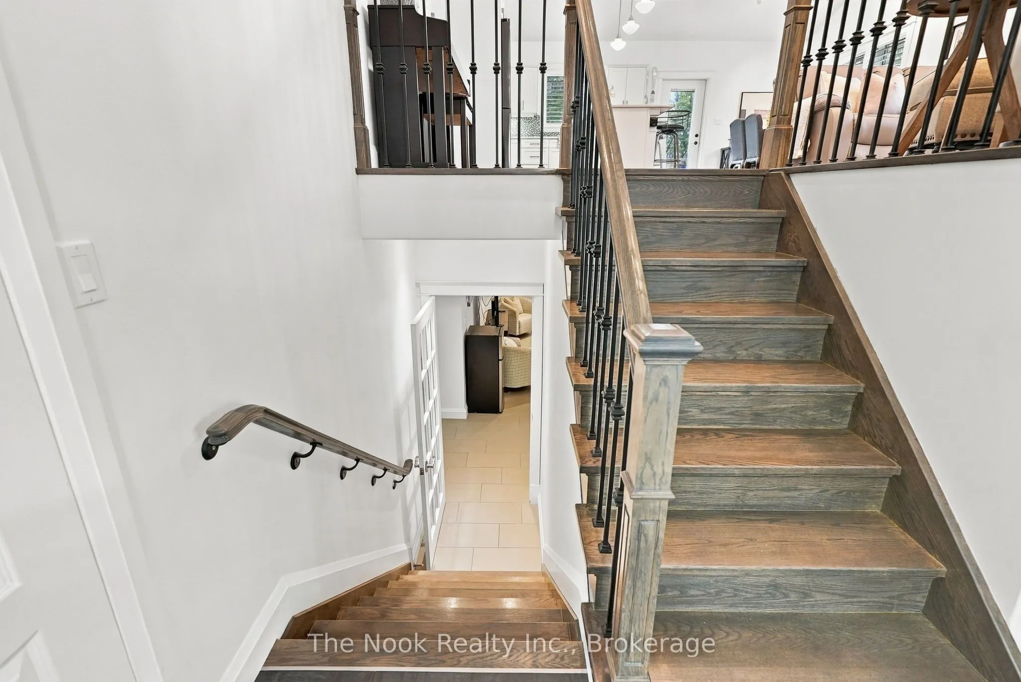 21611 Loyalist Parkway