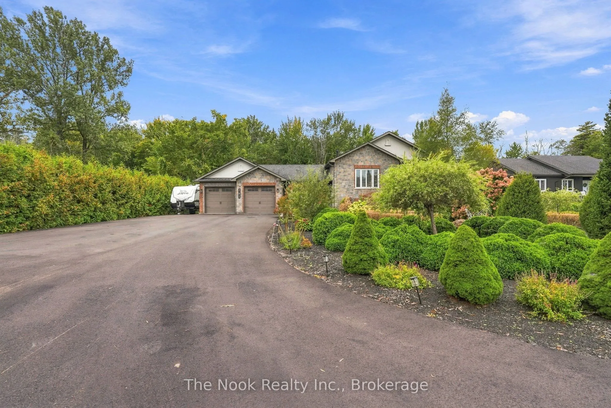21611 Loyalist Parkway