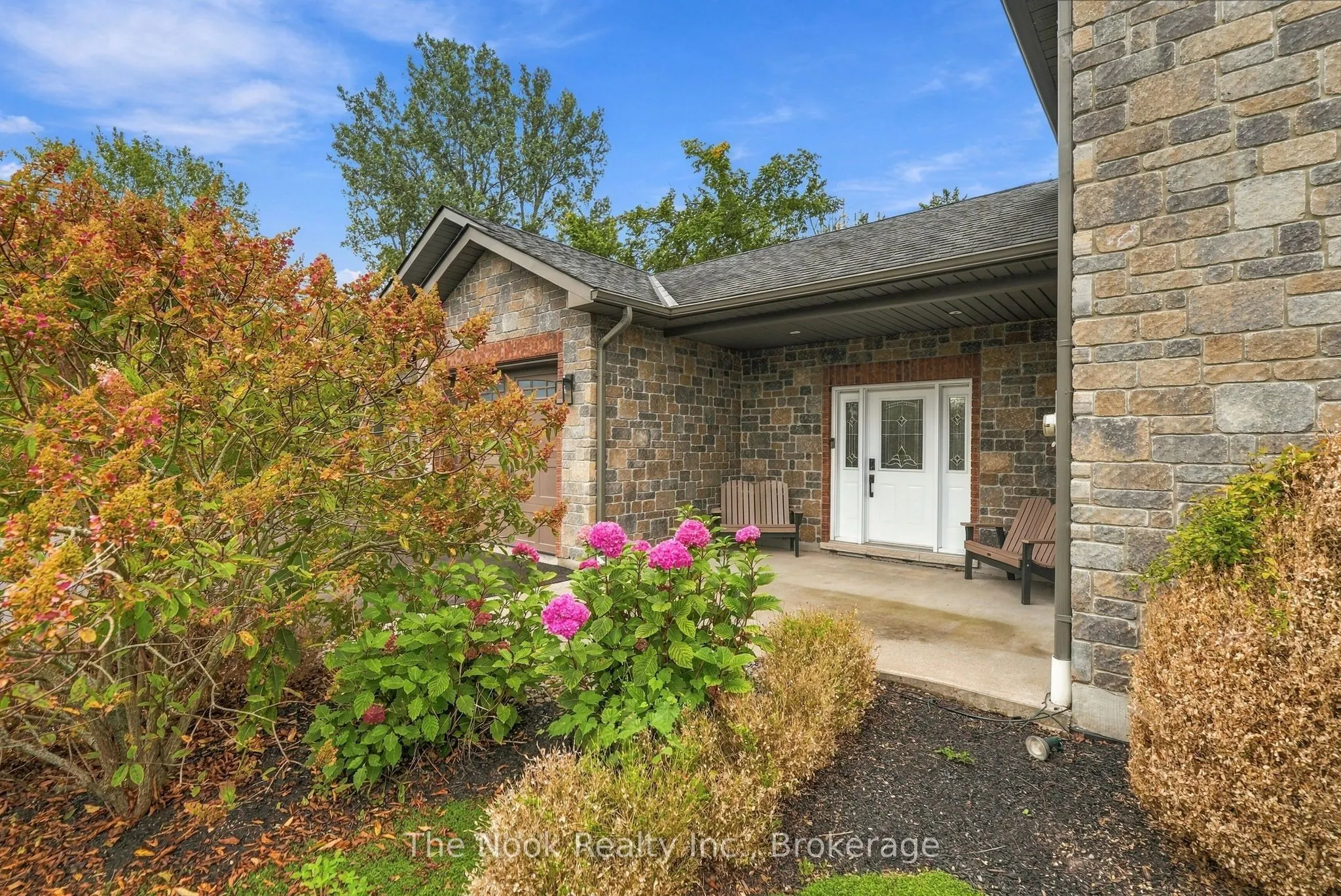 21611 Loyalist Parkway