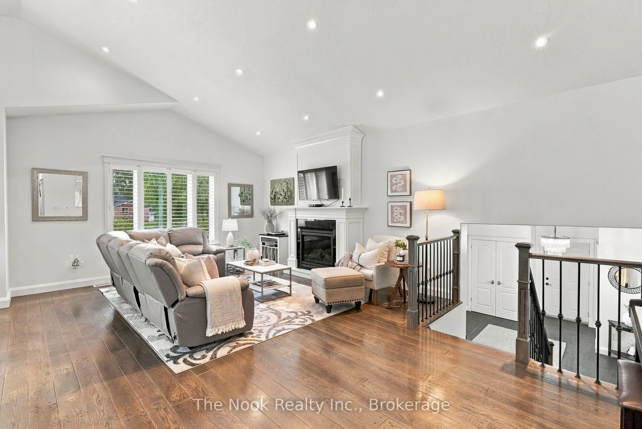 21611 Loyalist Parkway