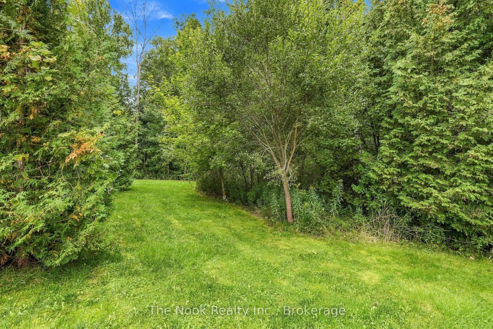 21611 Loyalist Parkway