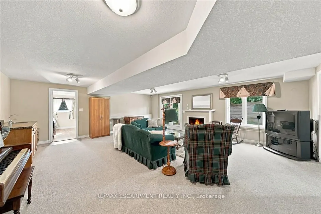 500 Lakeview Drive #9