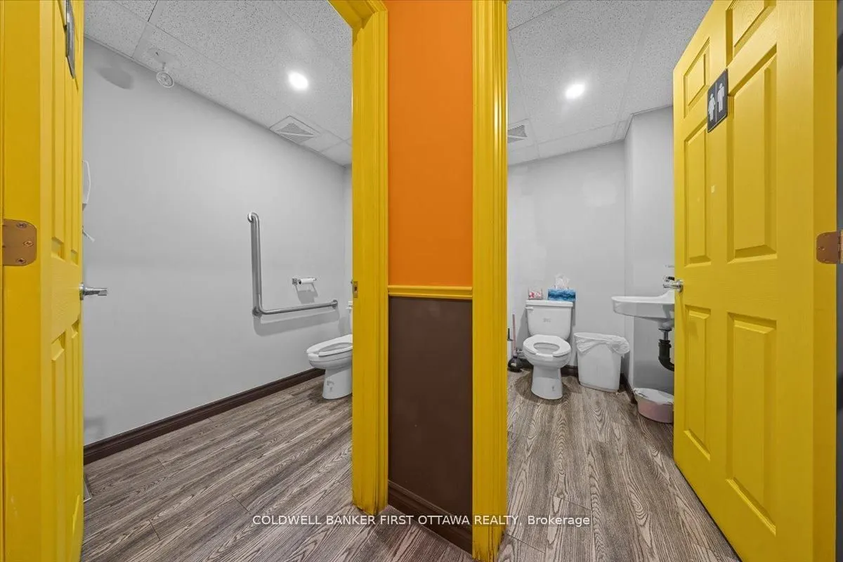 827 SOMERSET Street W