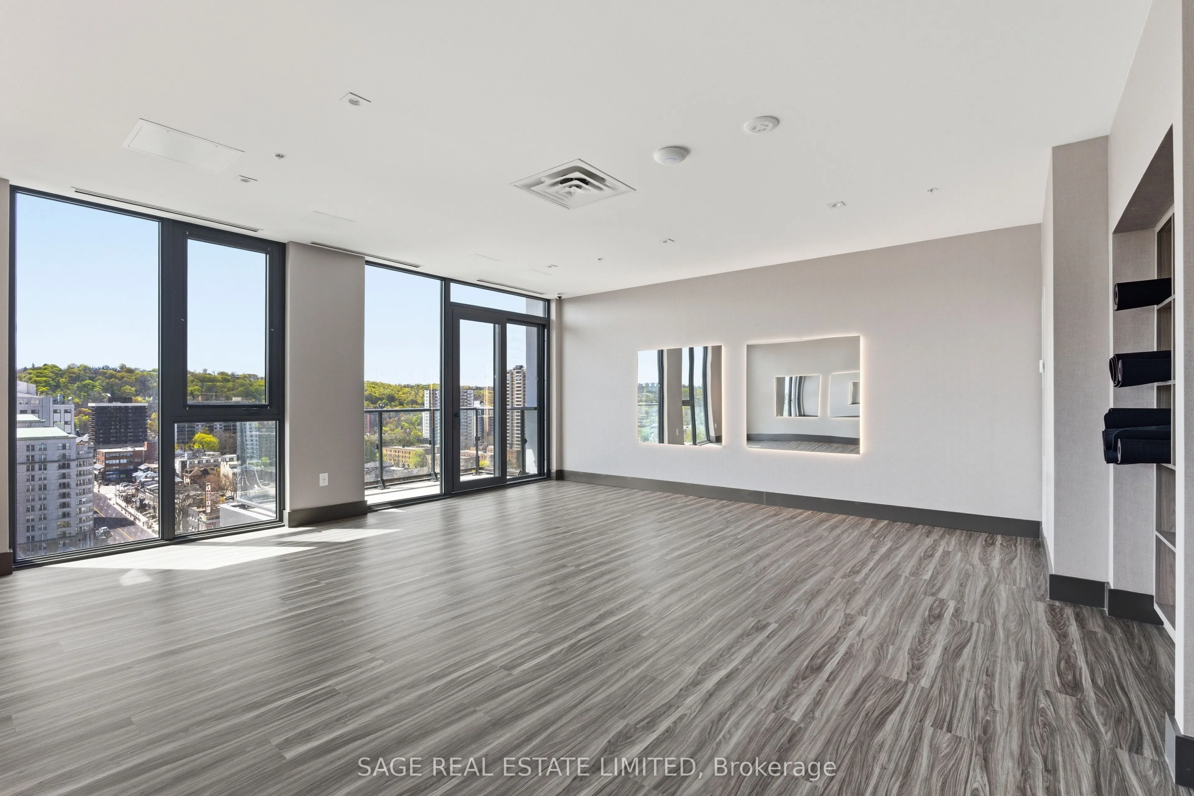 75 James Street S #1404