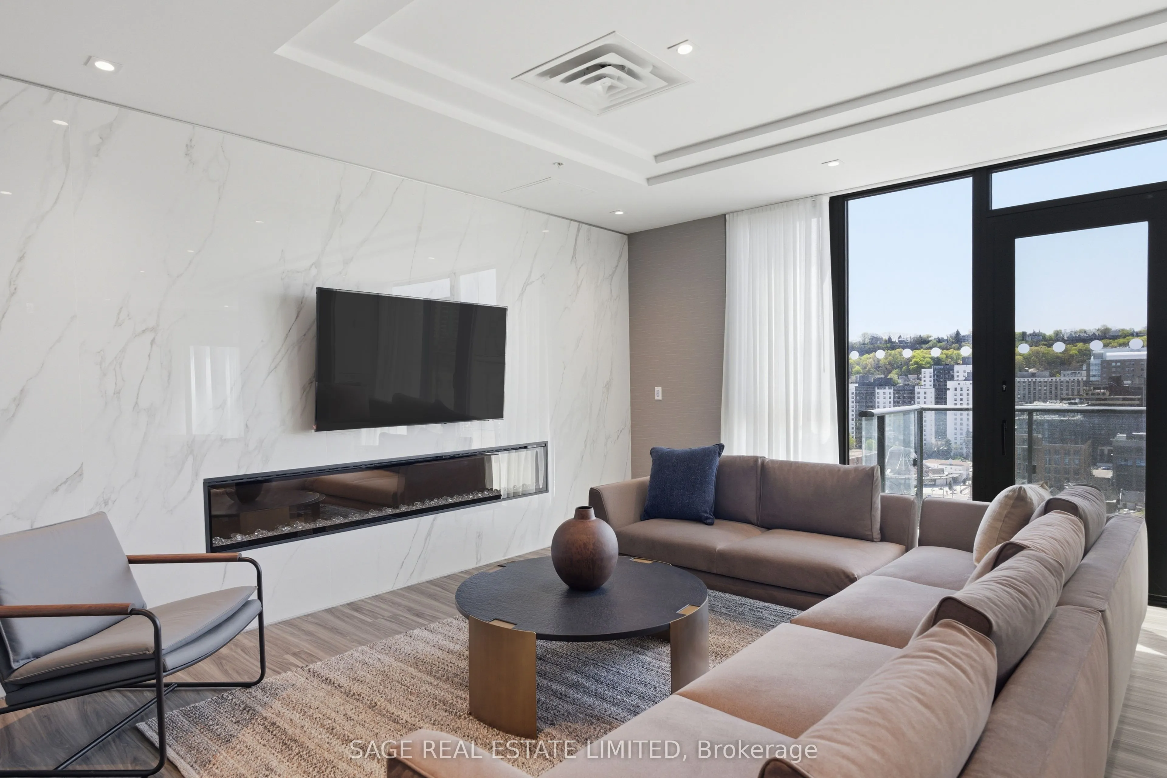 75 James Street S #1404