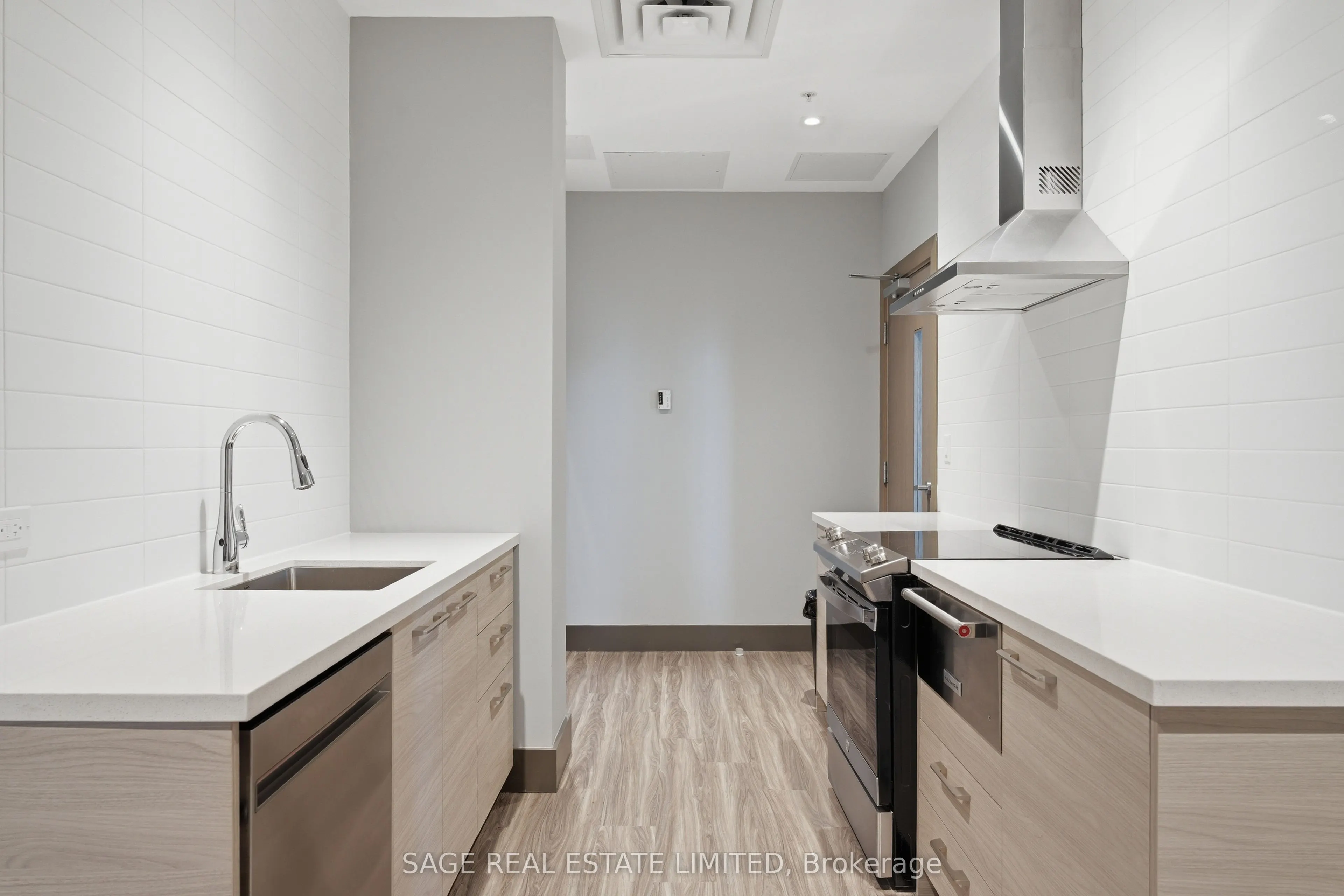 75 James Street S #1404