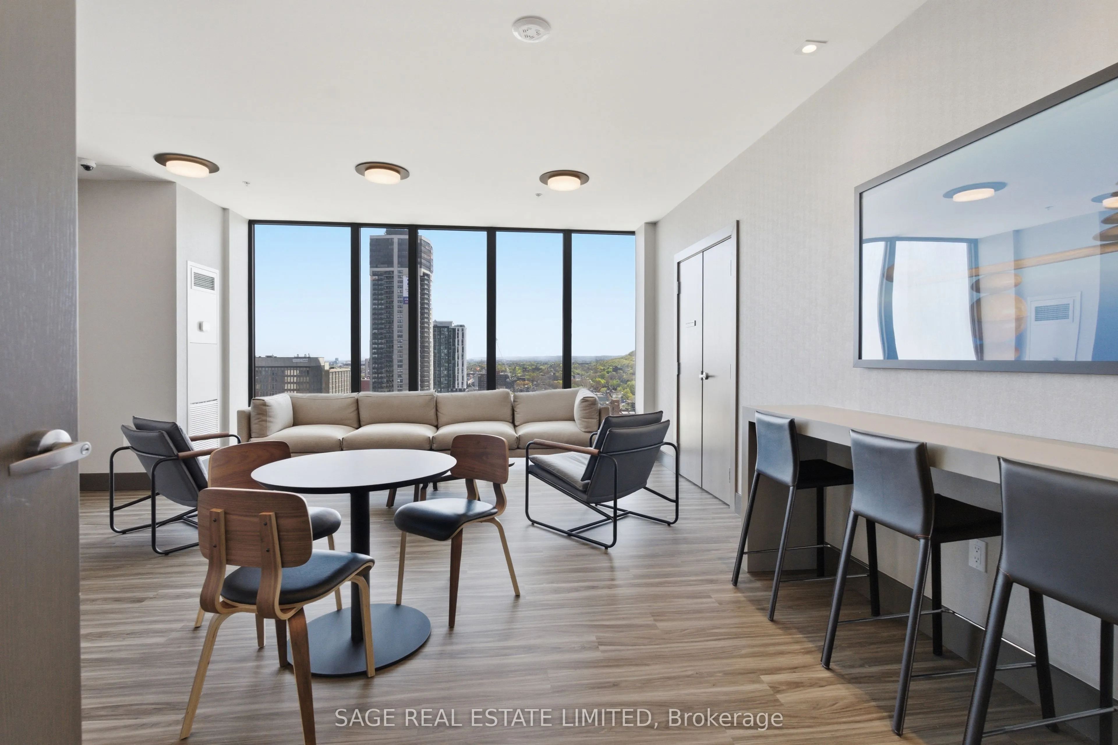 75 James Street S #1404