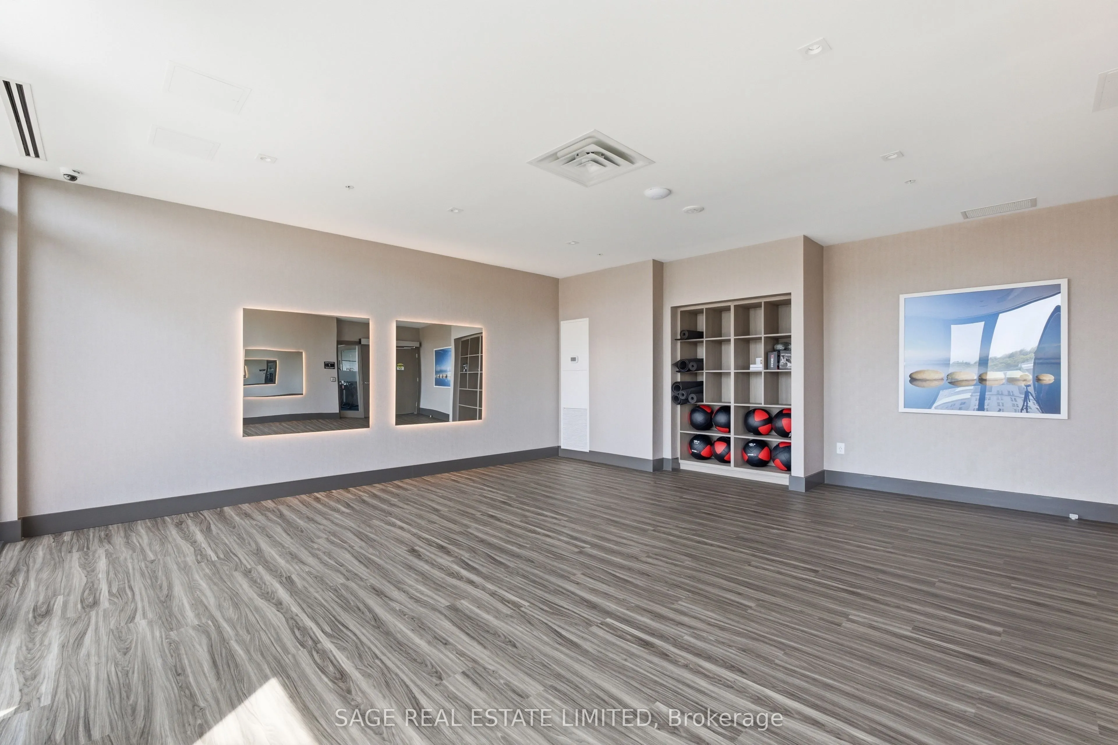 75 James Street S #1404