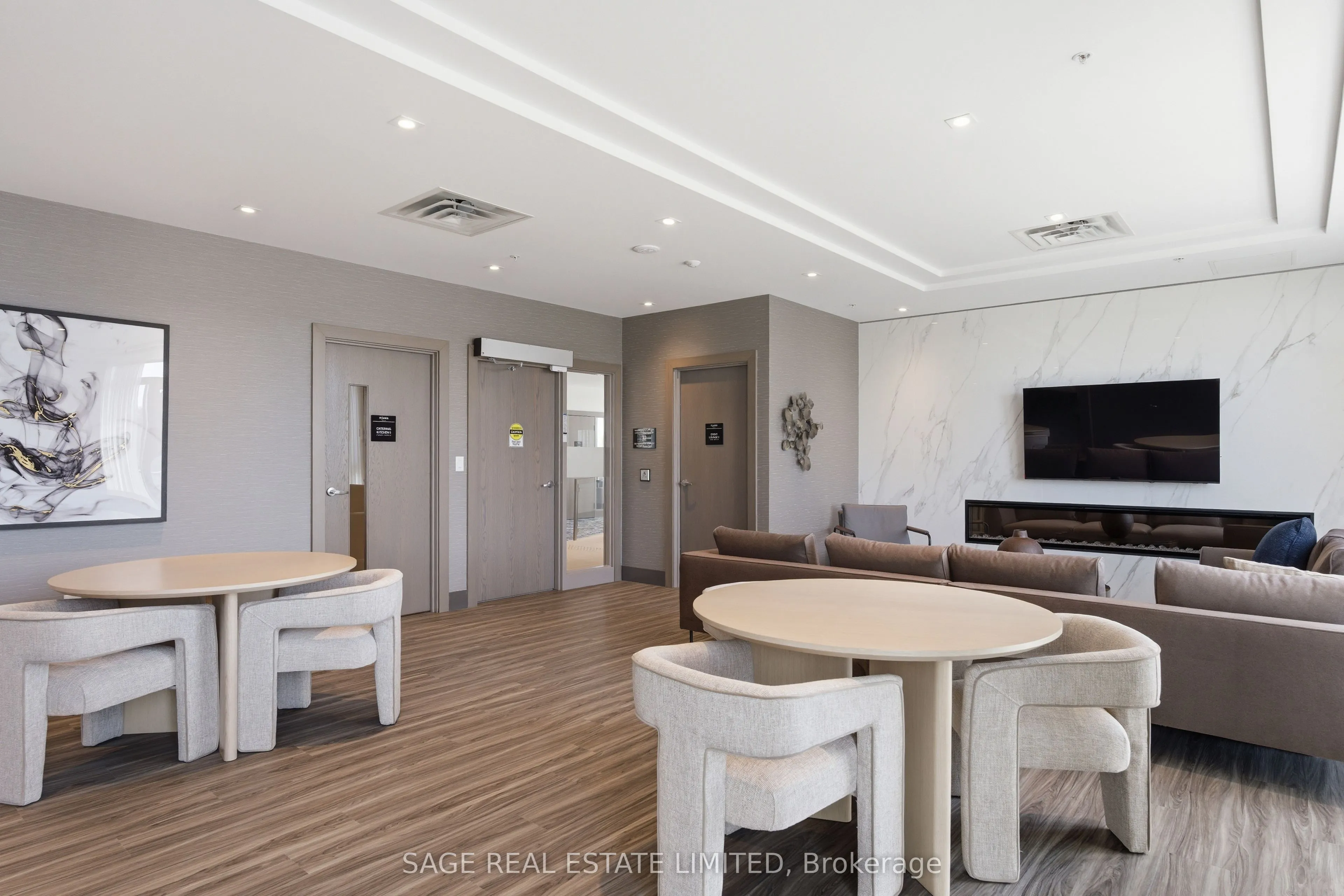 75 James Street S #1404